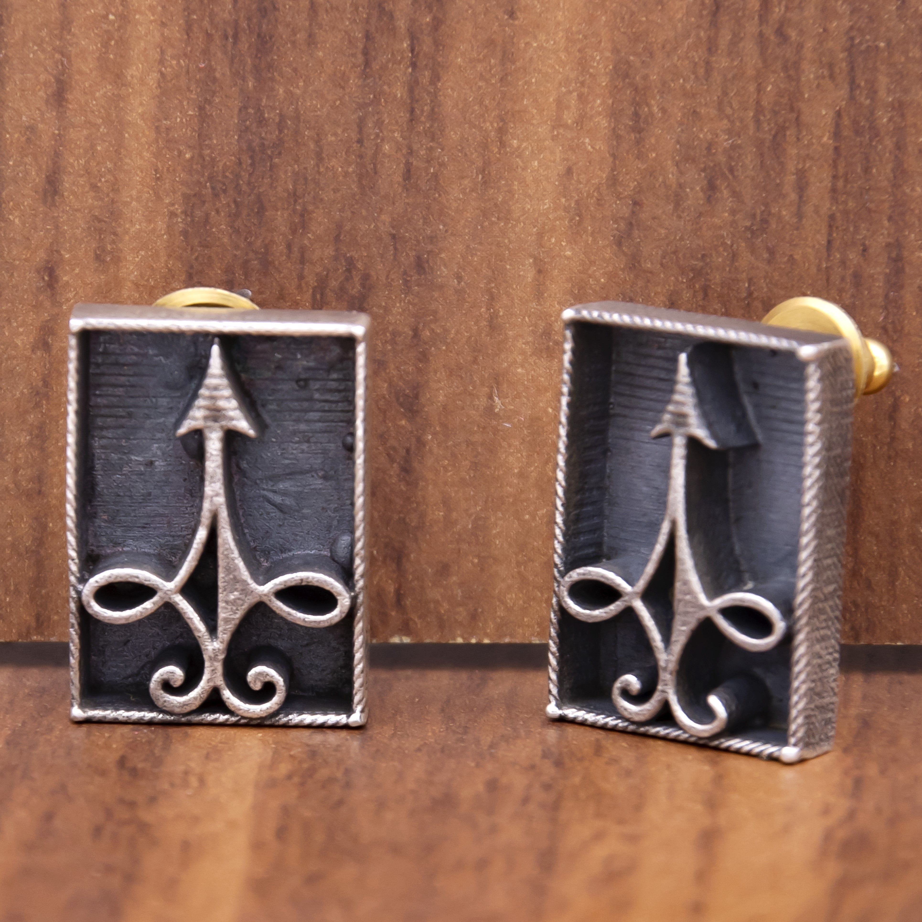Ancient pattern in cube 925 Silver Studs