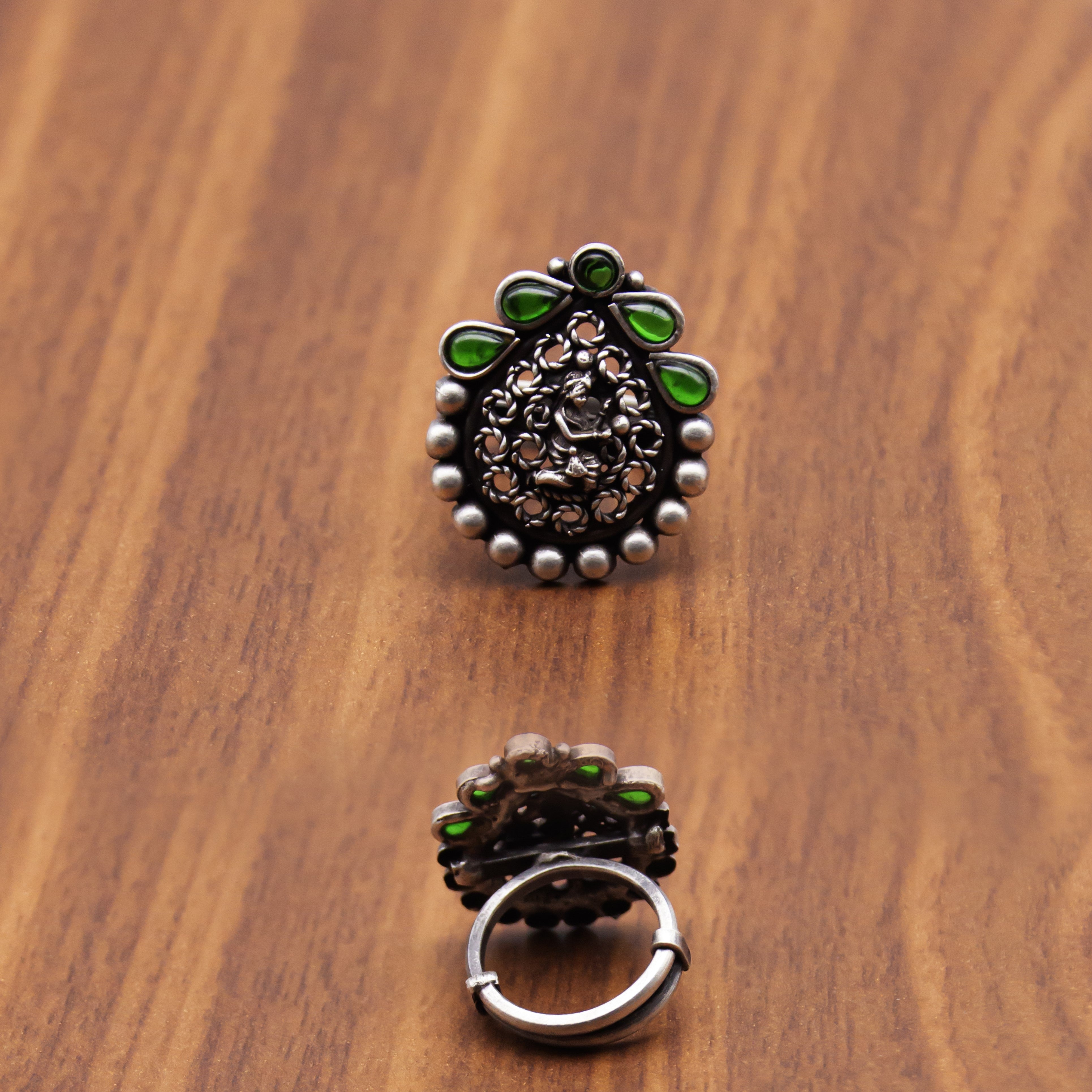 Women Curved Antique Emerald Stones 925 Oxidised Ring- Free size