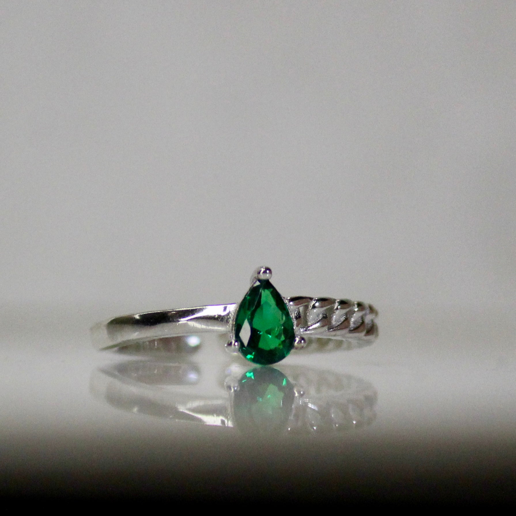 Emerald stone minimal pure silver ring- Free size