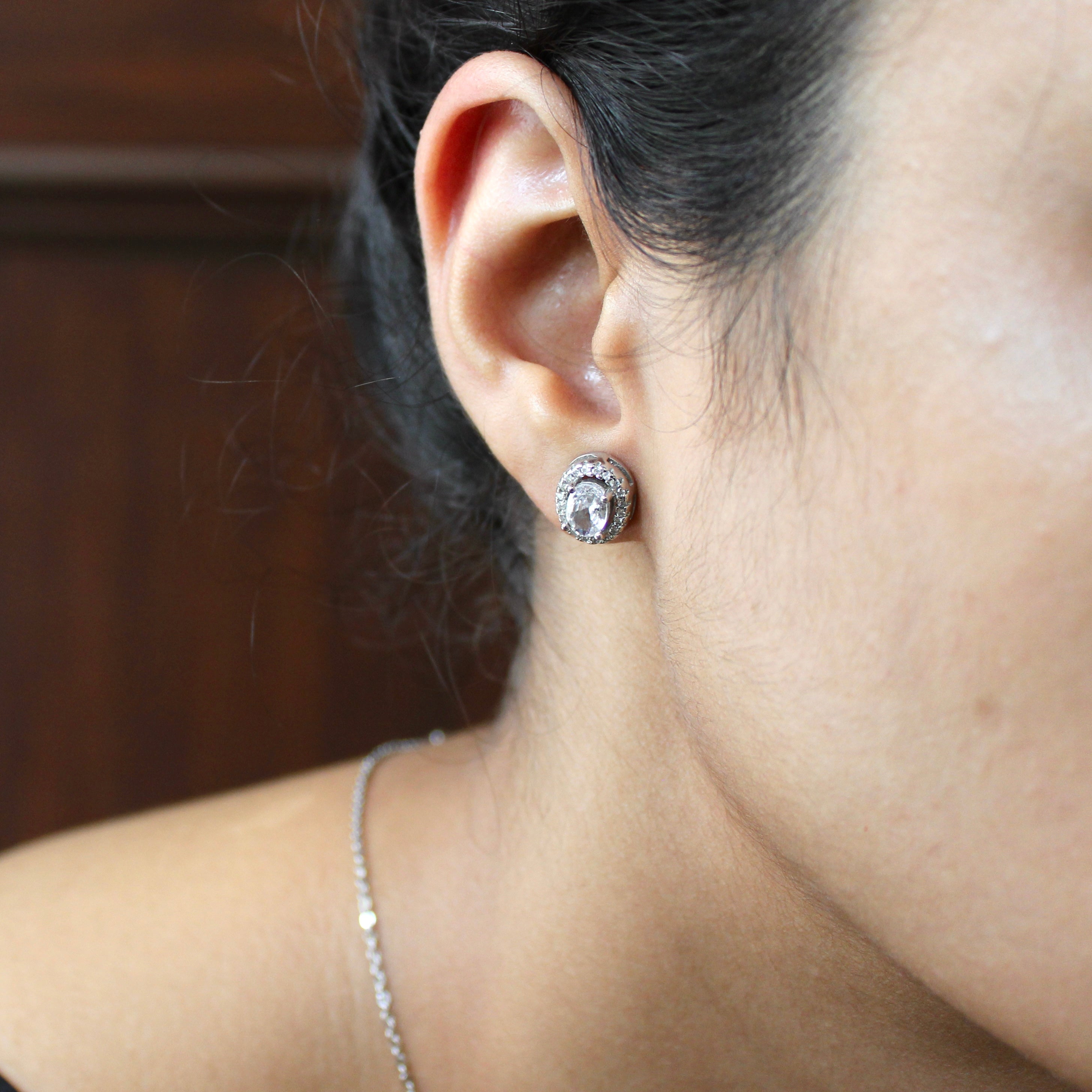 Classic zircon oval pendant with linked chain and Earrings in 925 Silver