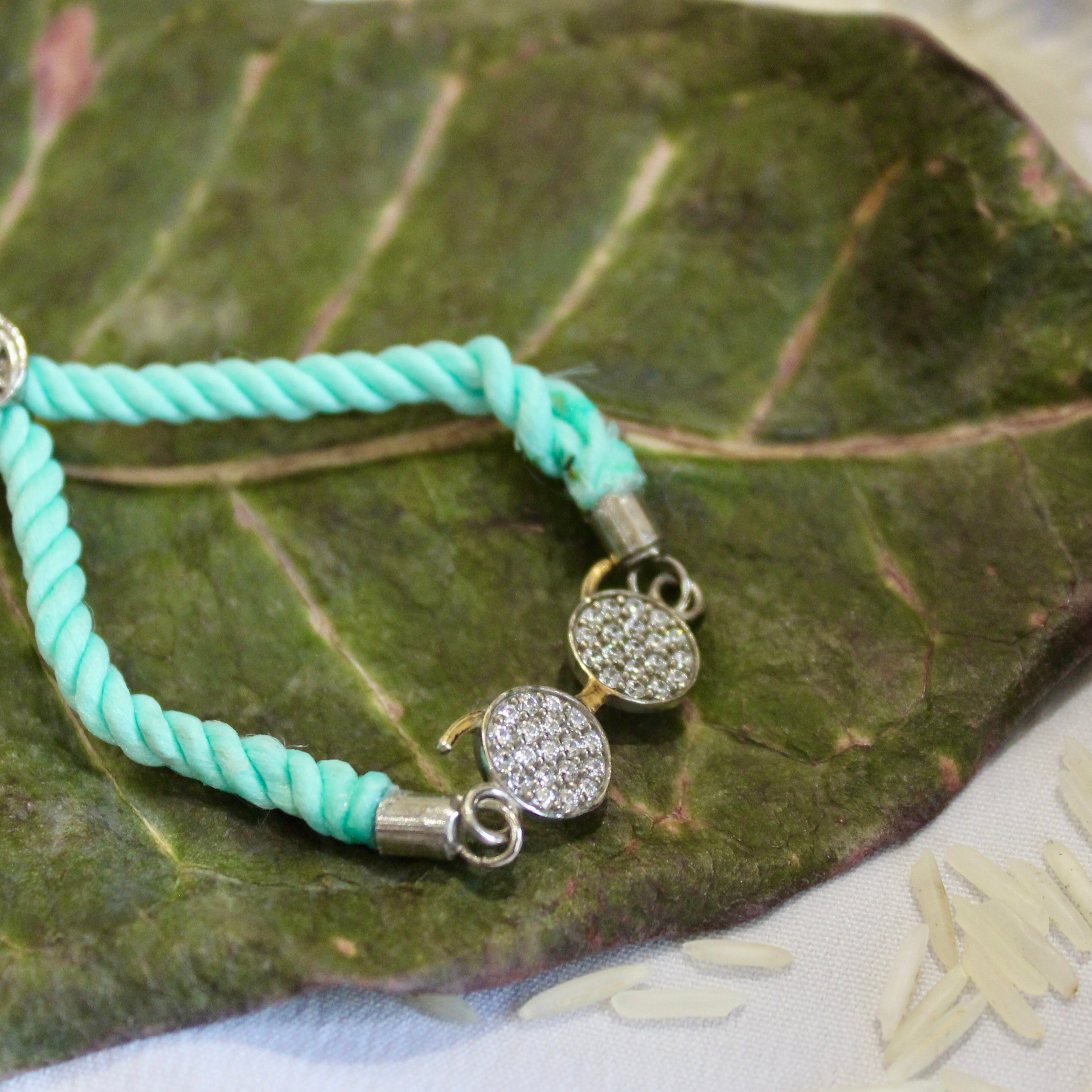 'Sunglass' Silver Green Thread Rakhi in 925 Silver