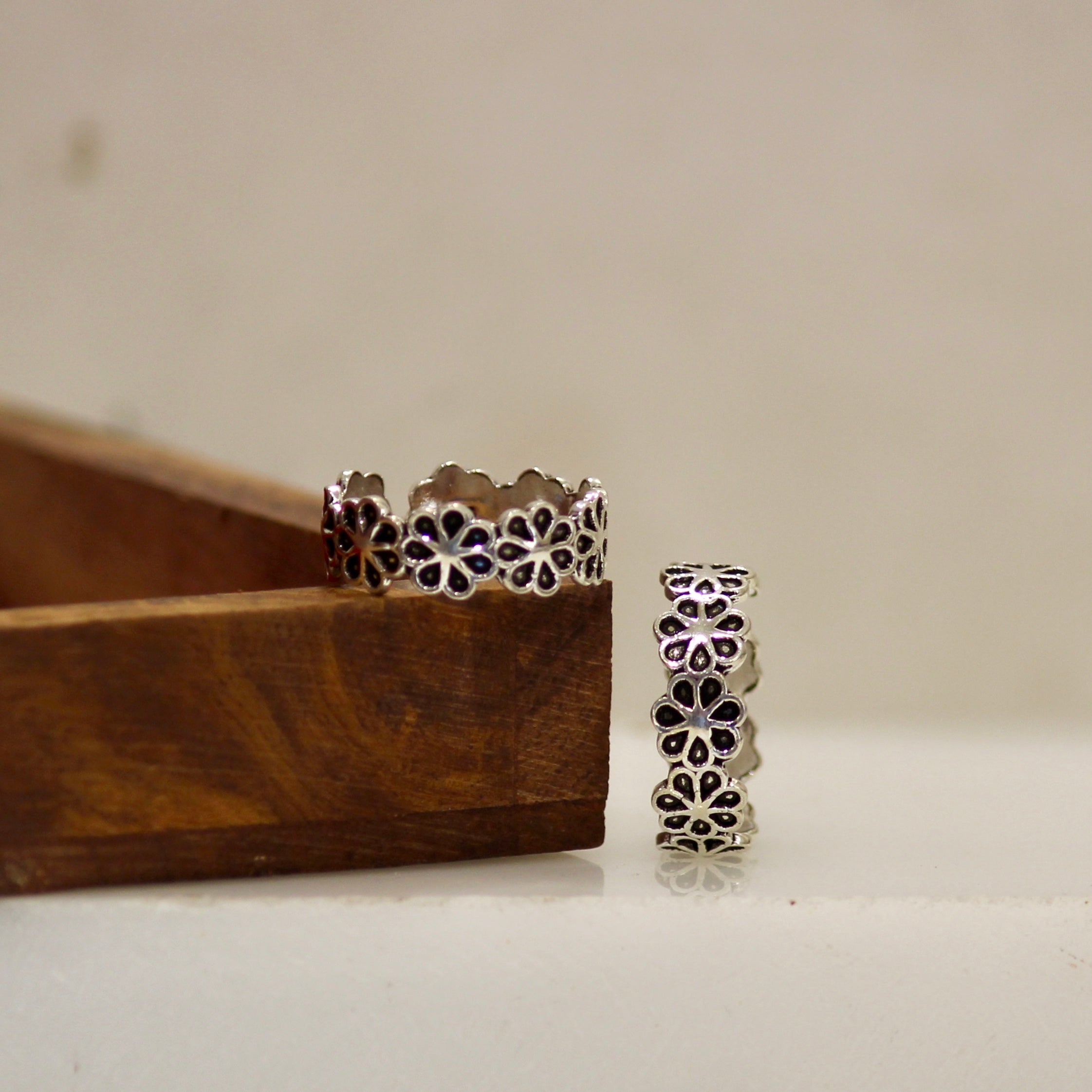 Big Flower Band 925 Pure Silver Toe Rings- Pair