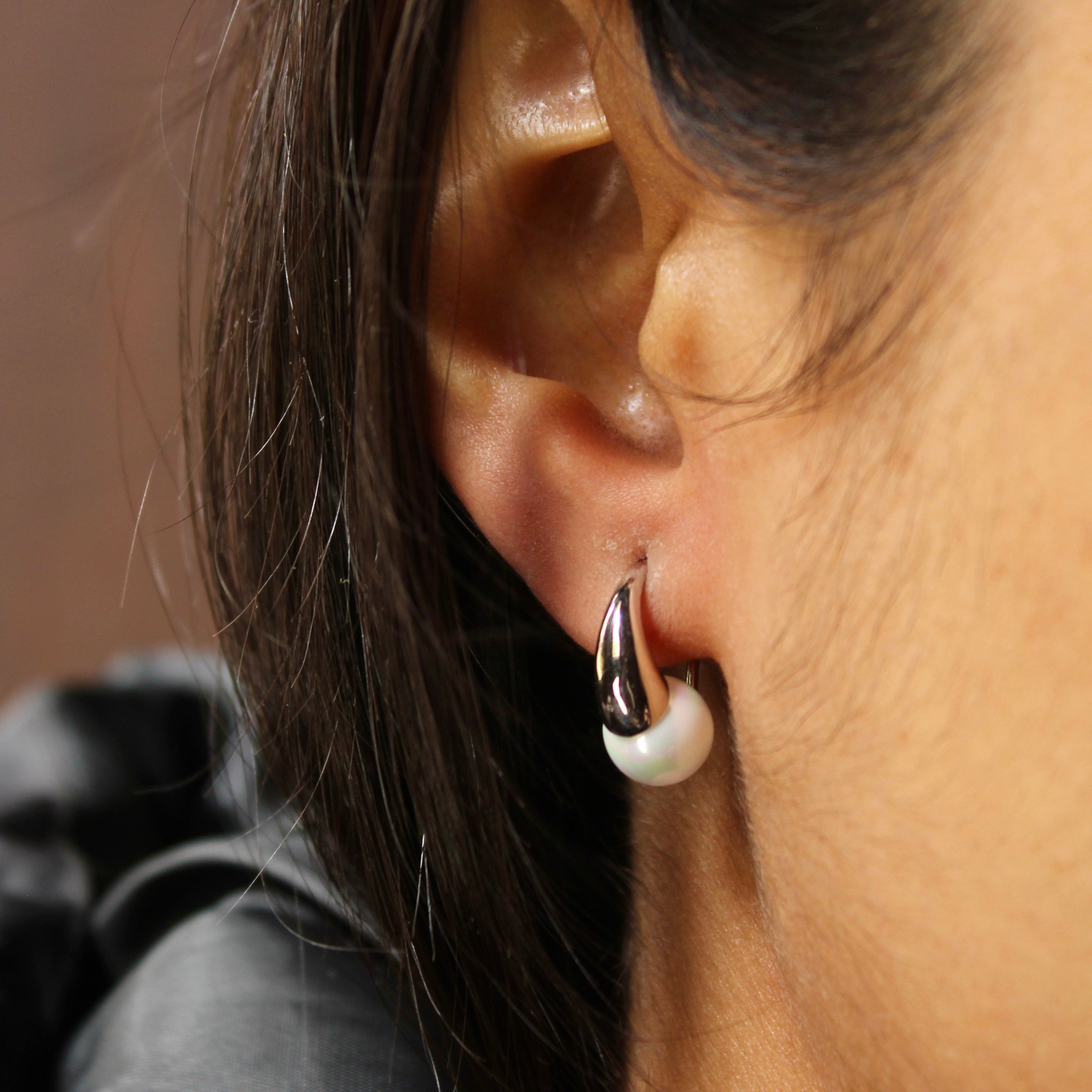 White Pearl Hanging Drop Earrings in 925 silver