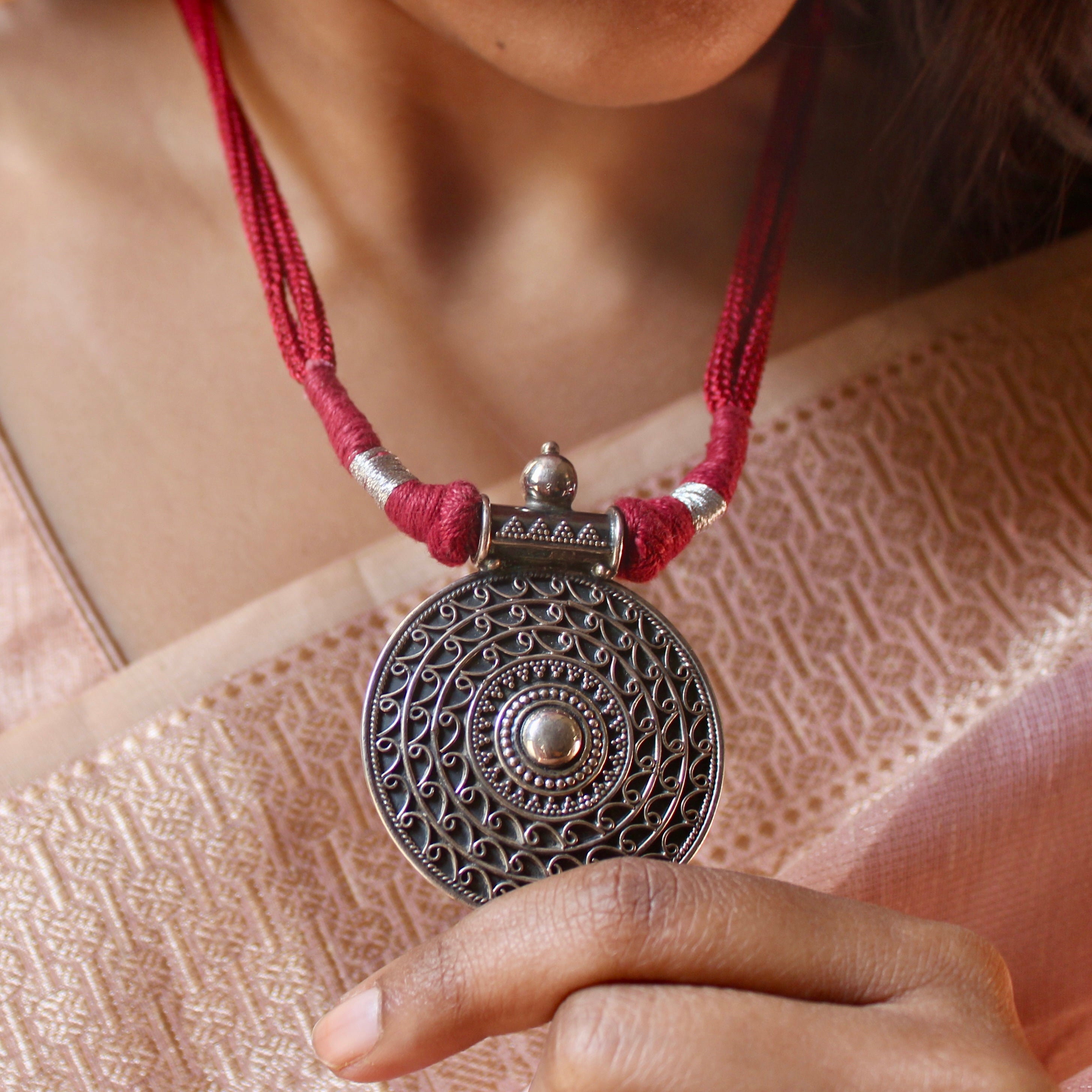 Oxidised Circle Pattered 925 Silver Necklace With Red Dori