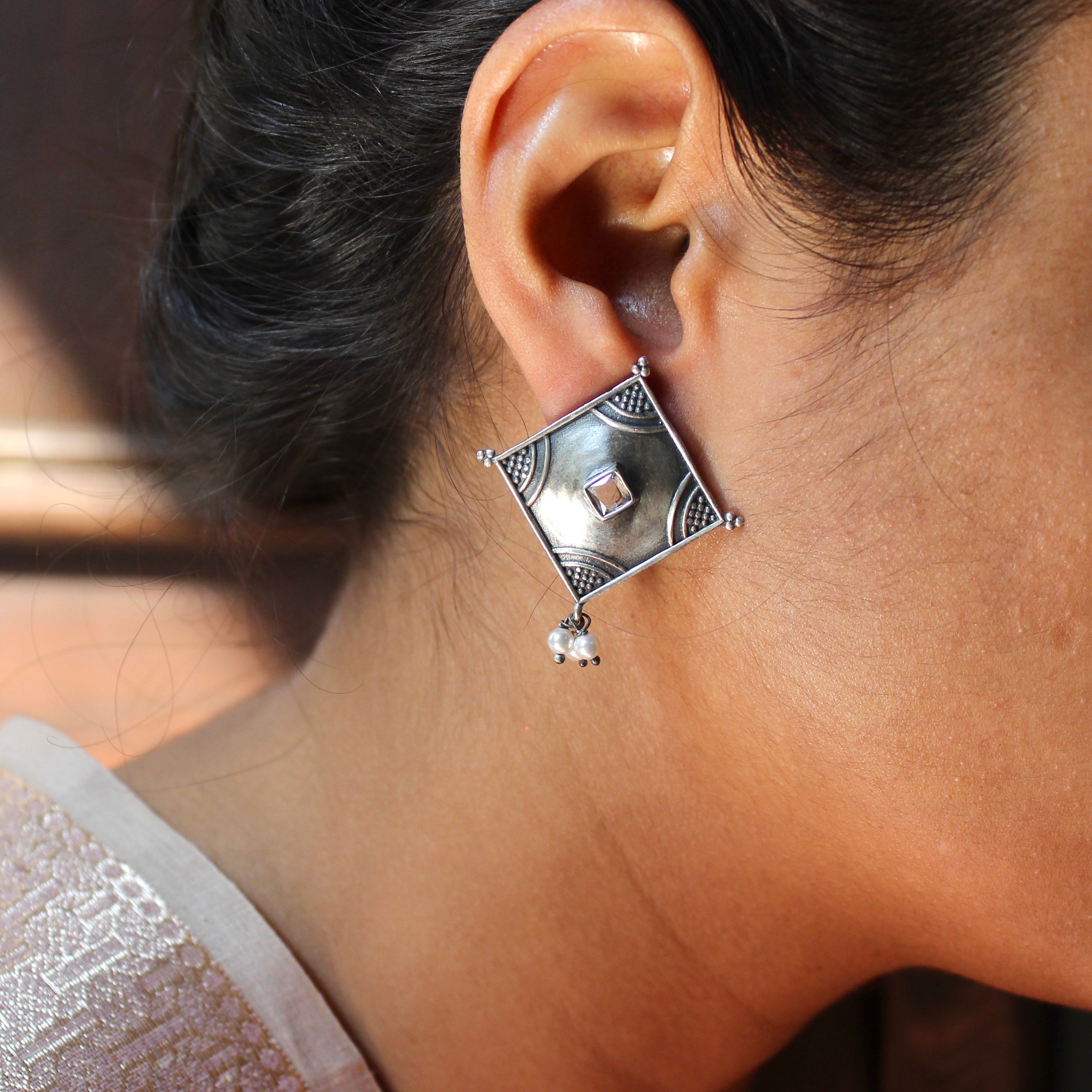 Zircon Stone at Center Antique Cube Pure Silver Studs
