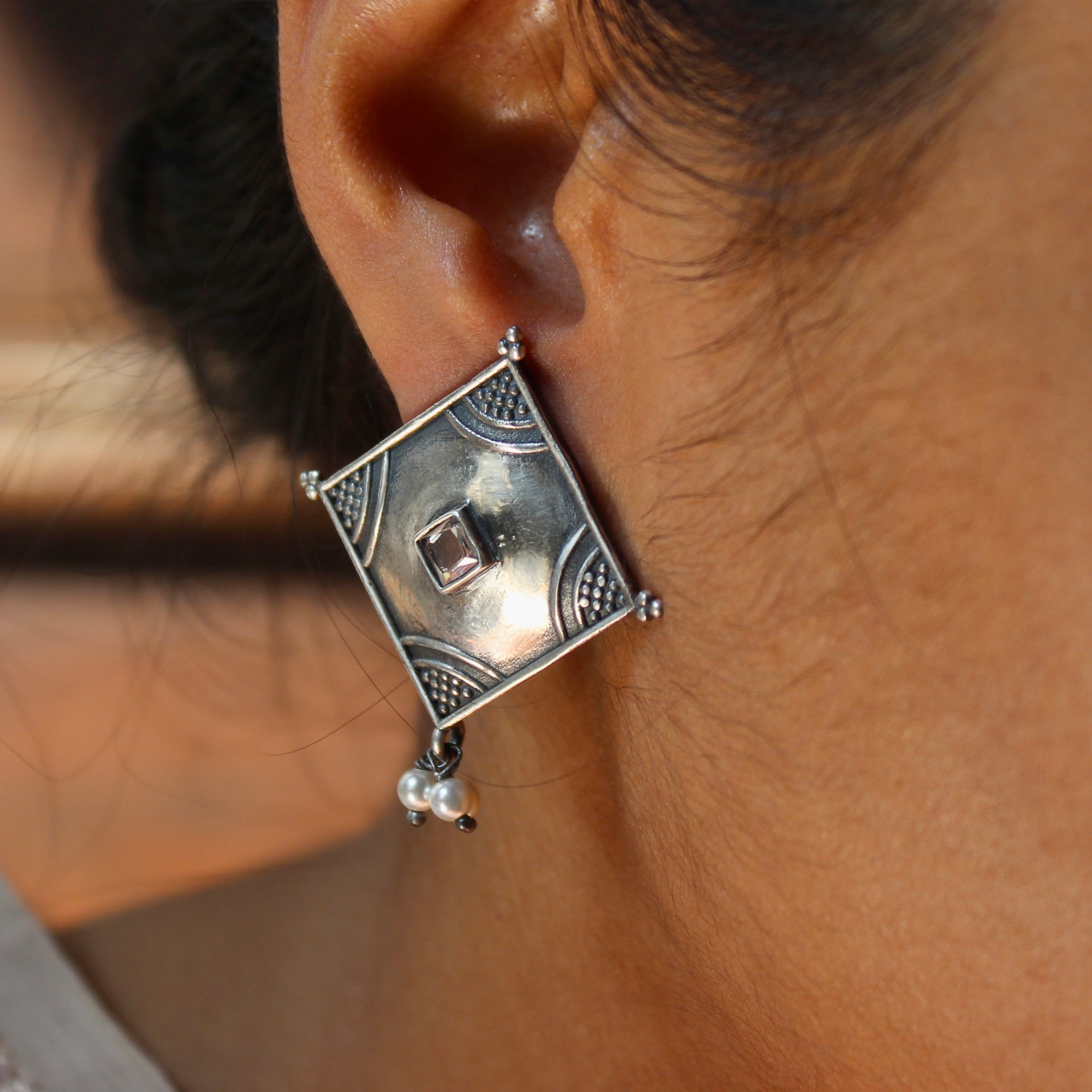 Zircon Stone at Center Antique Cube Pure Silver Studs