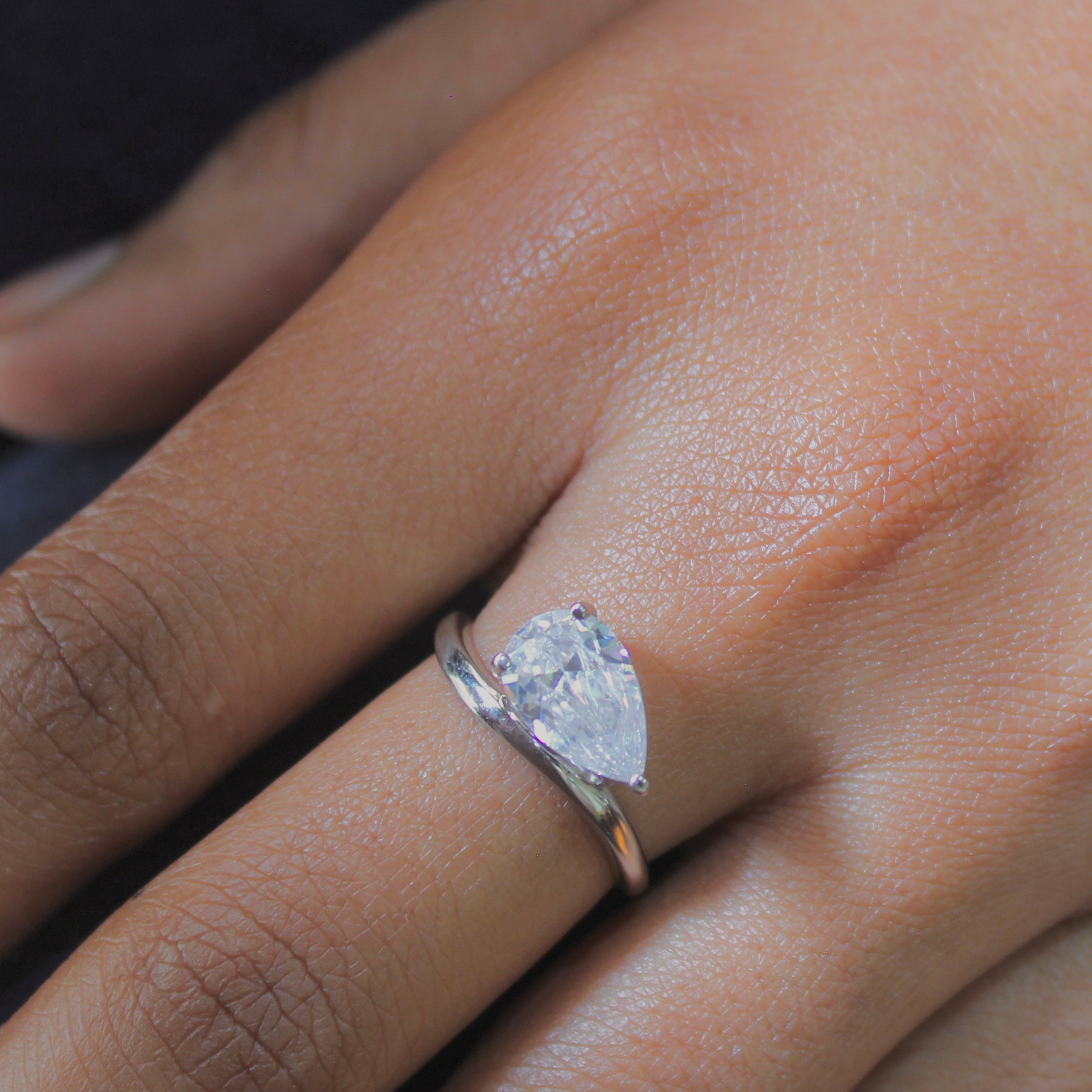 Big Zircon Stone on Side 925 Silver Minimal Ring