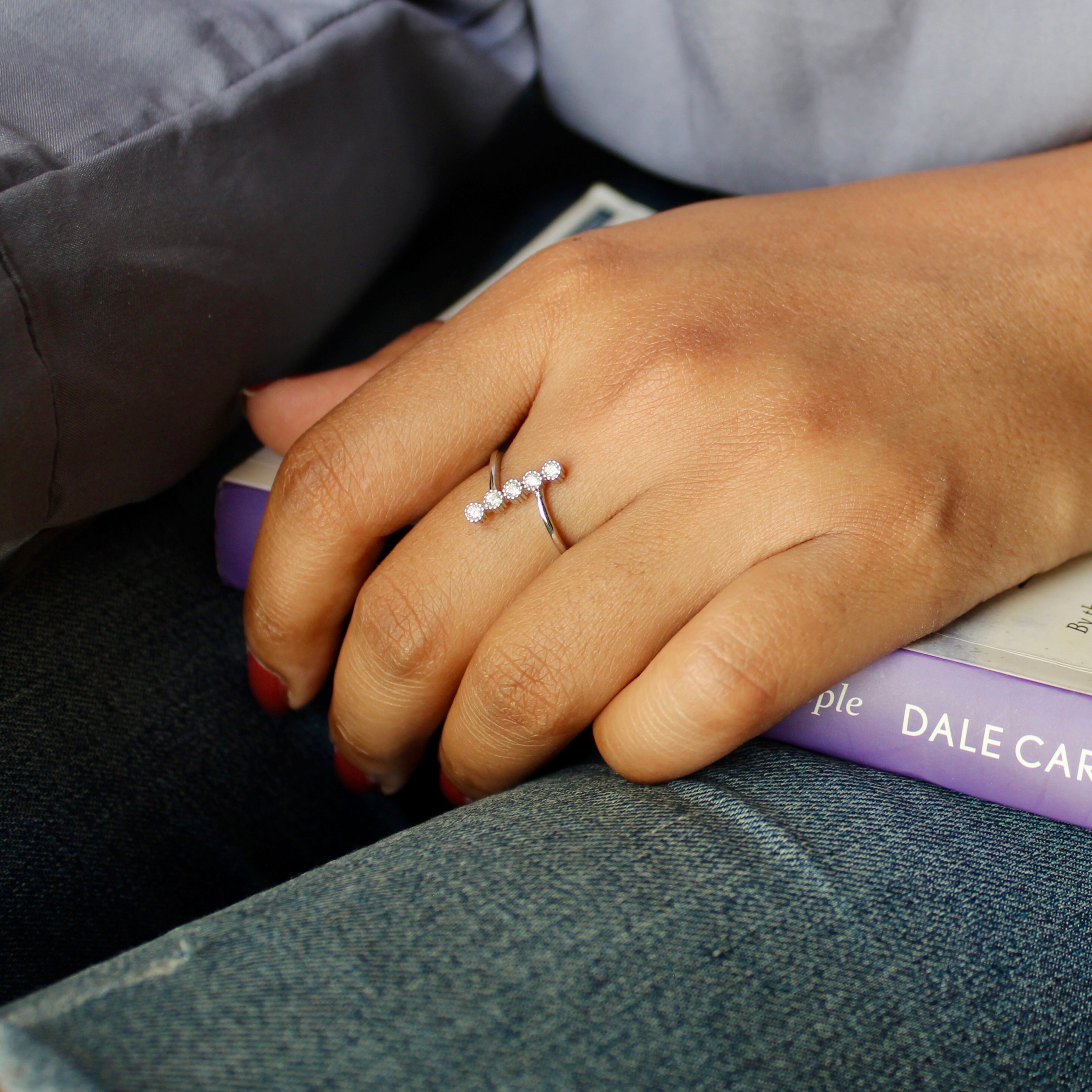 5 Stones Lined Pure Silver Minimal Ring