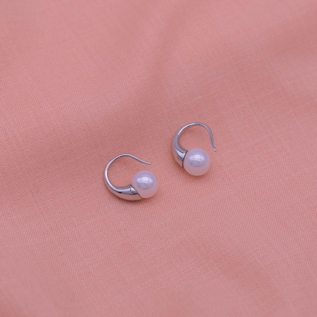 White Pearl Hanging Drop Earrings in 925 silver