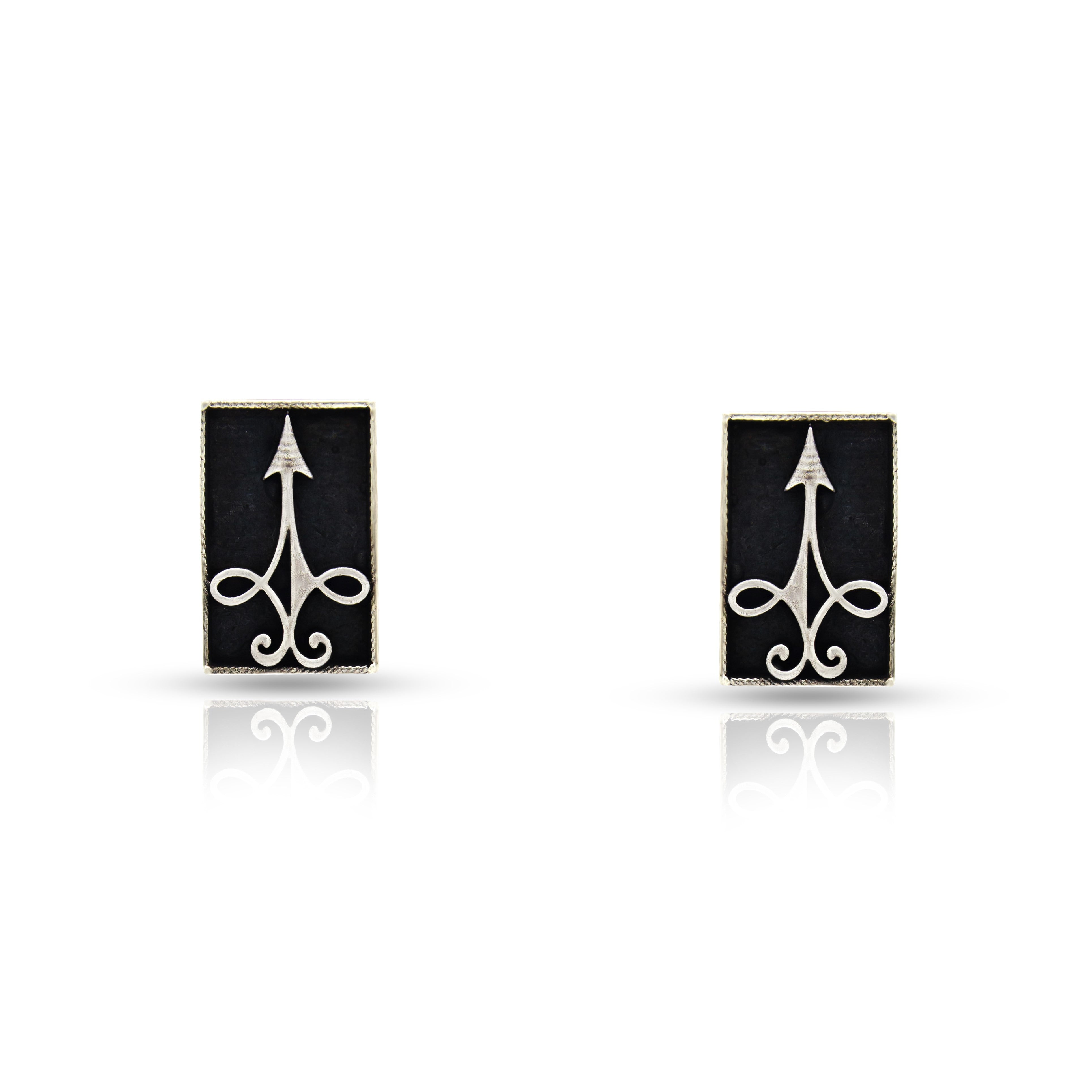 Ancient pattern in cube 925 Silver Studs
