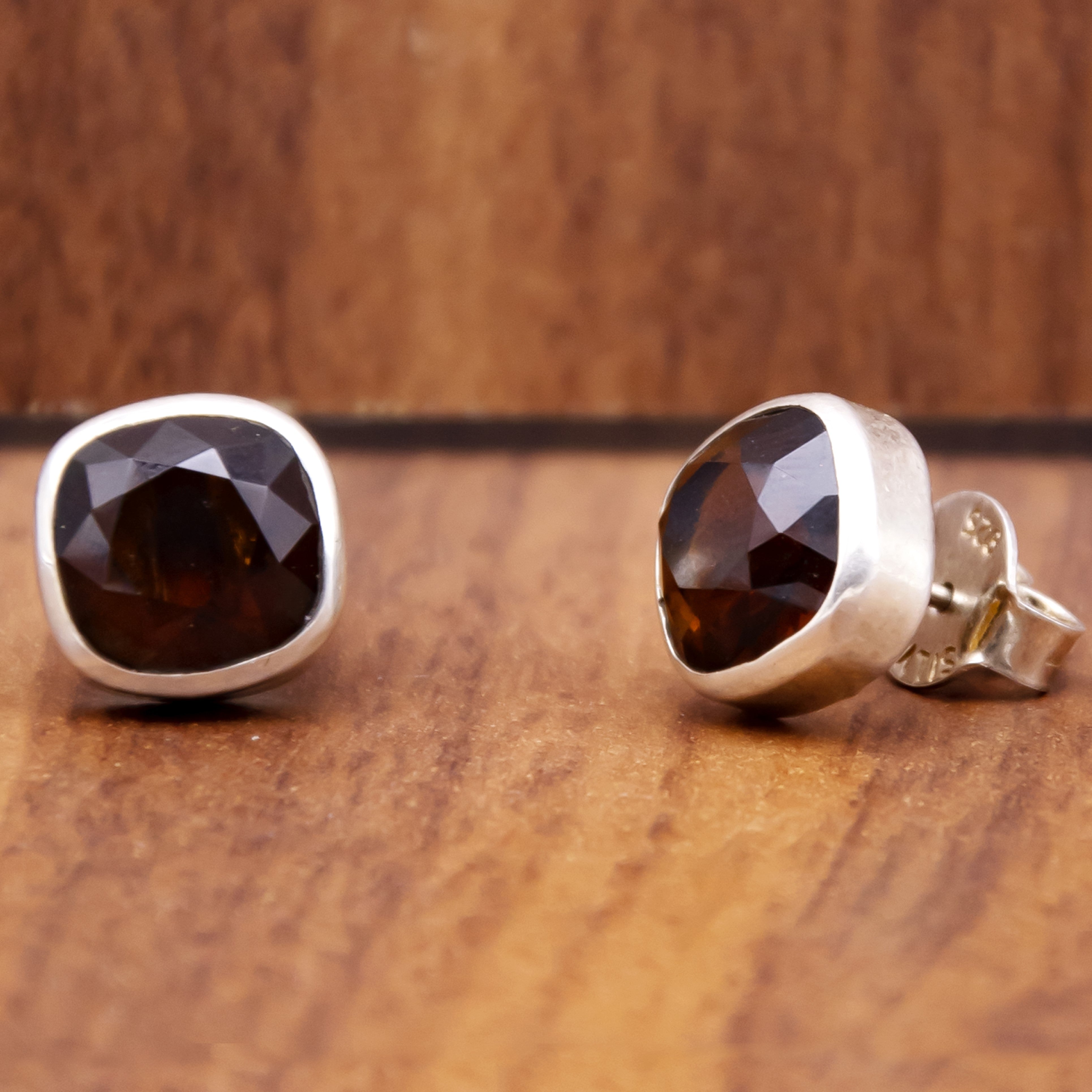 Tiger's eye stone classic 925 silver studs