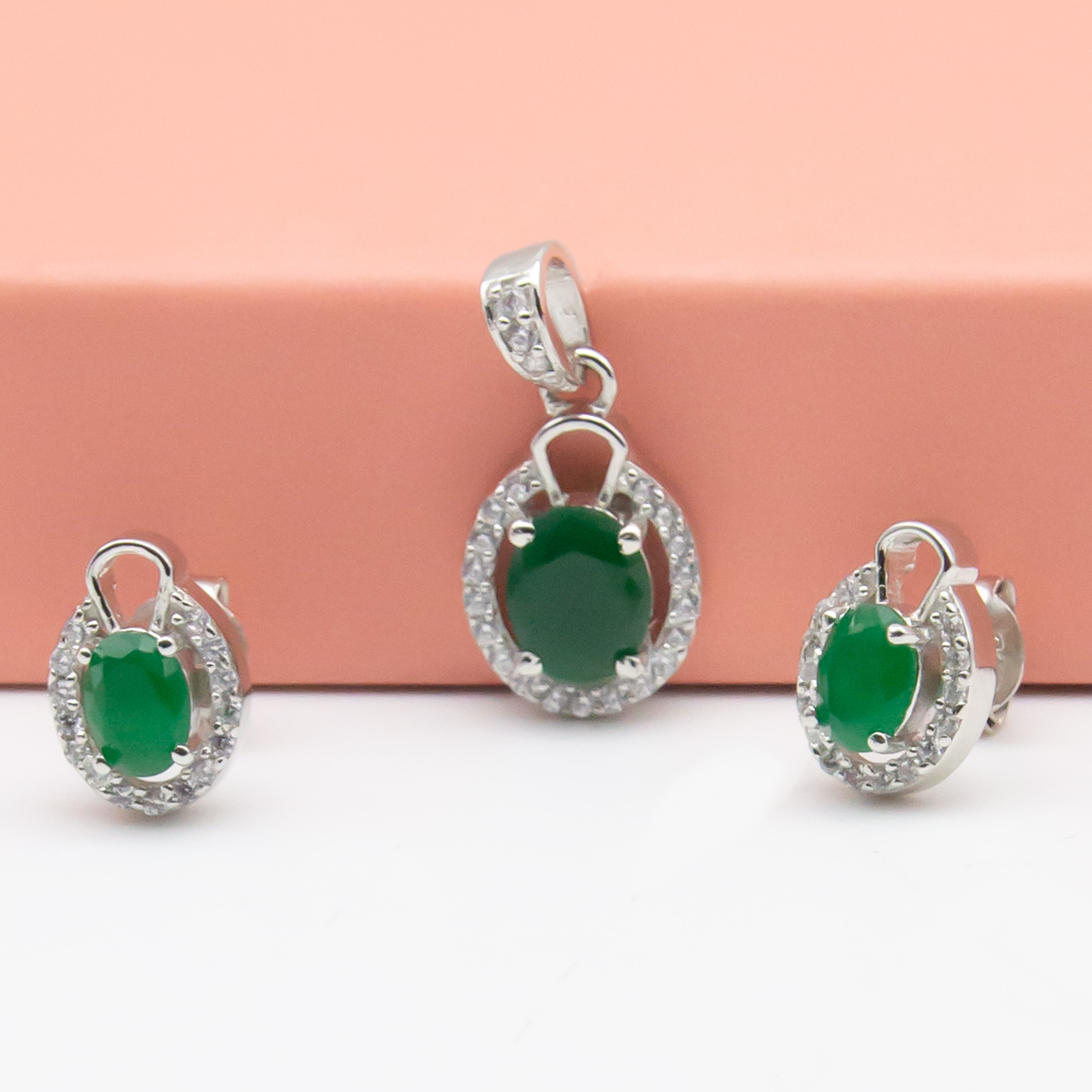 Emerald stones classic Pendant with Earrings in 925 SIlver