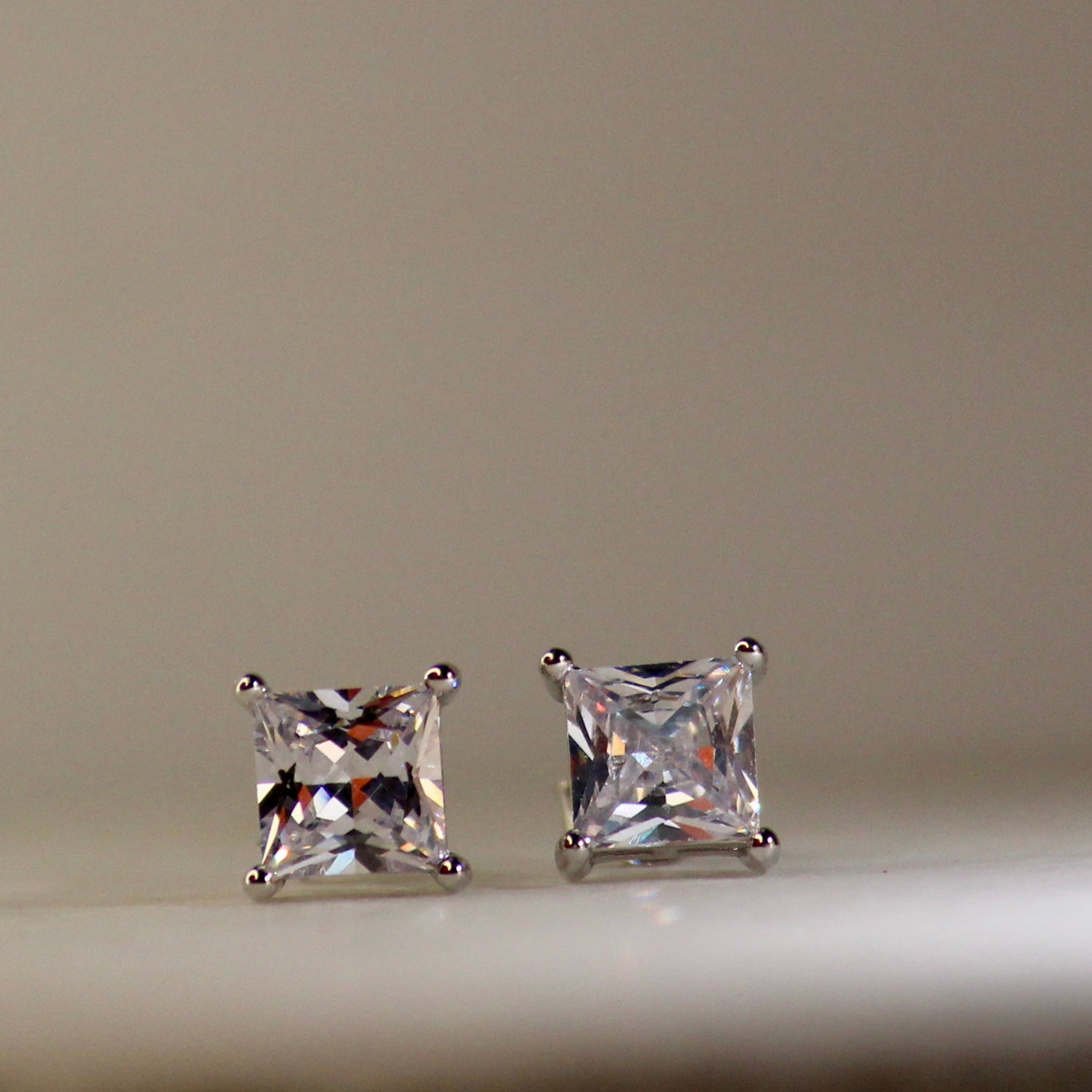 Cube L size single stone 925 silver studs