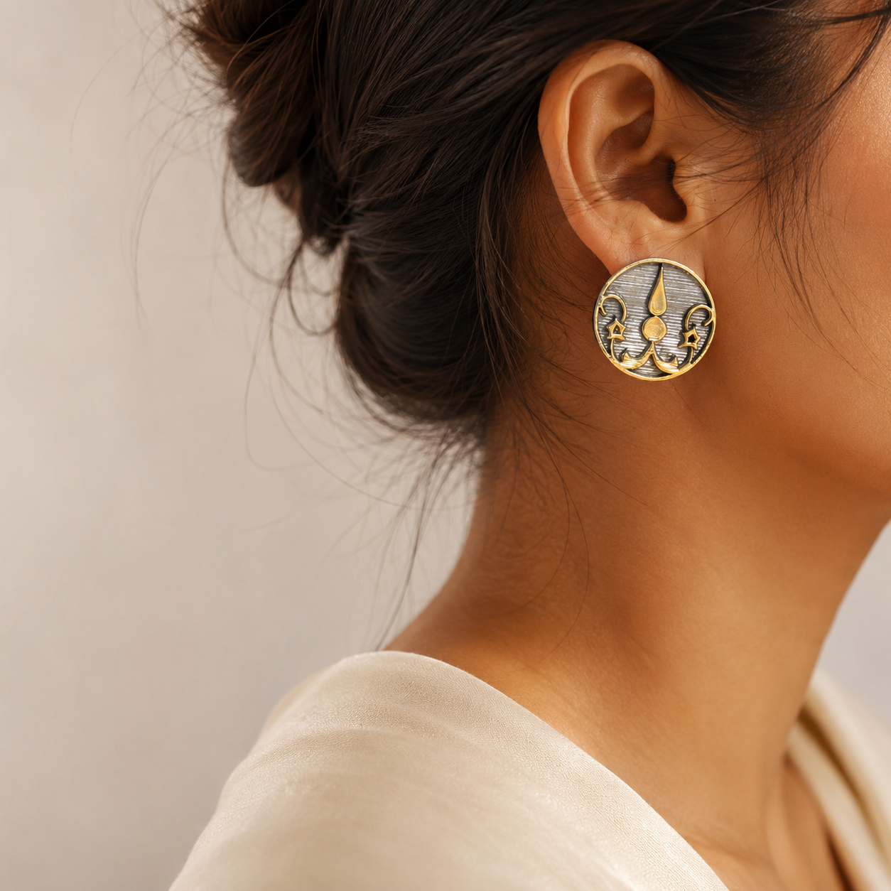 Ancient Pattern in Circle 925 Silver Studs
