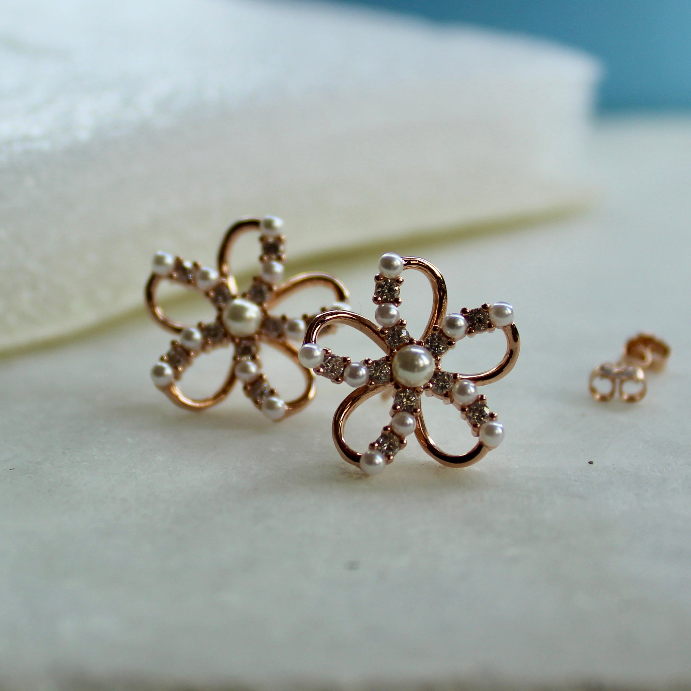 Rose gold flower 925 silver studs with pearls