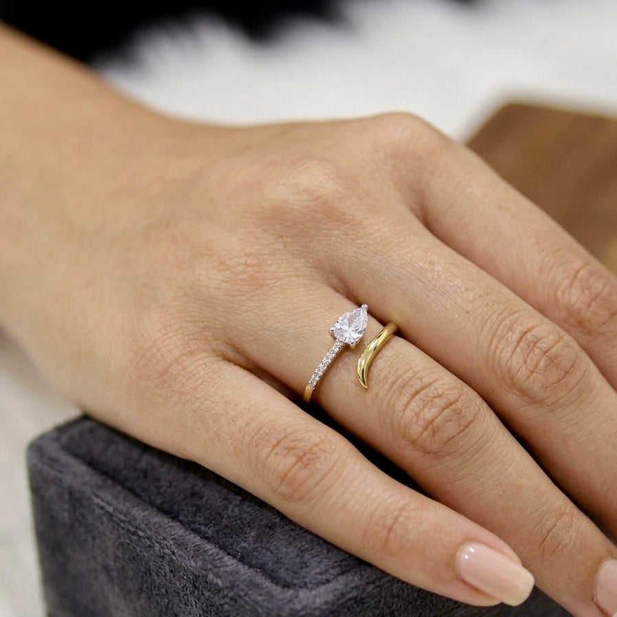 Zircon Stone Wrapped Pure Silver Ring in GOLD POLISH