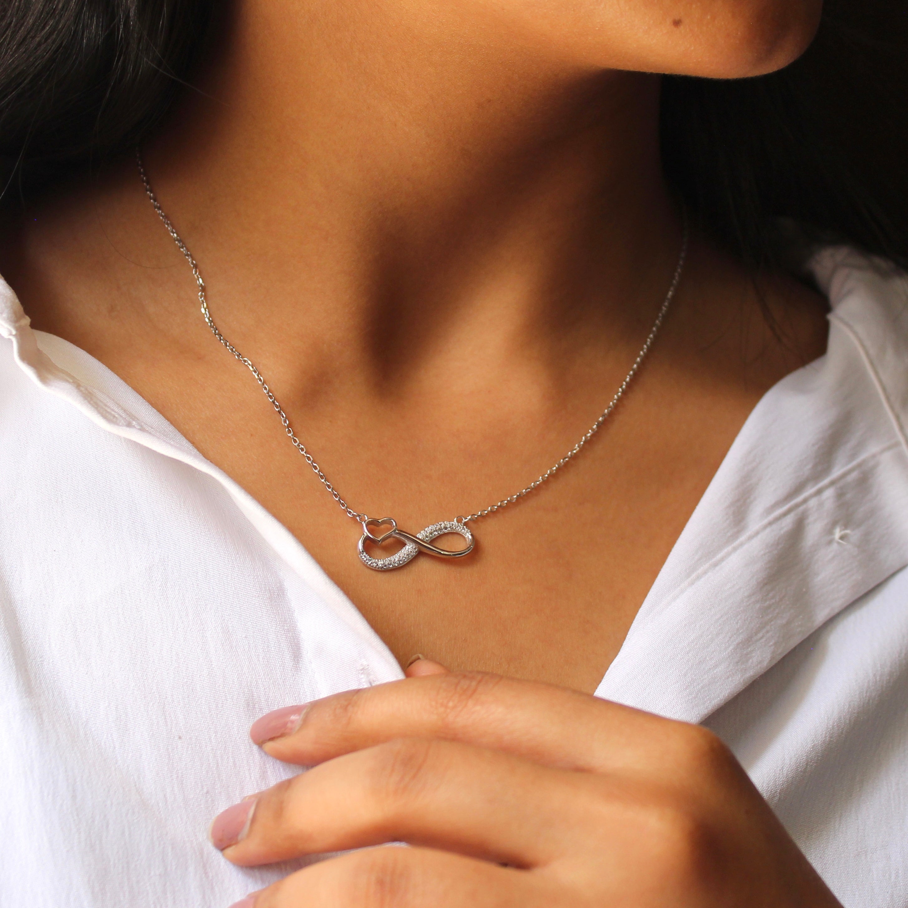 Infinity heart silver pendant with linked chain