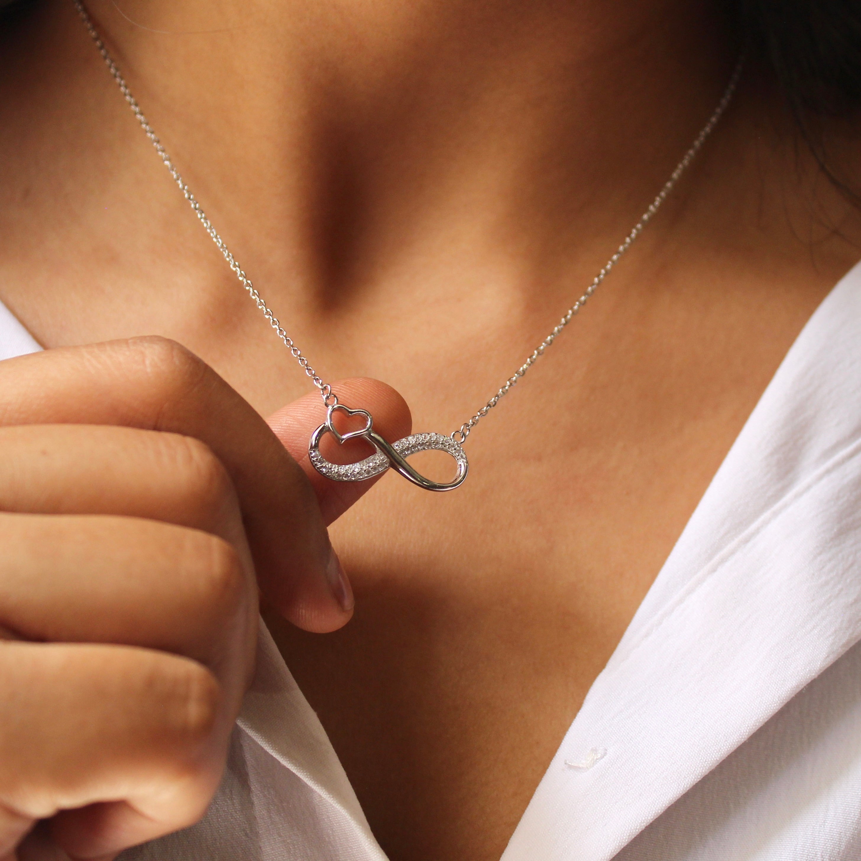 Infinity heart silver pendant with linked chain