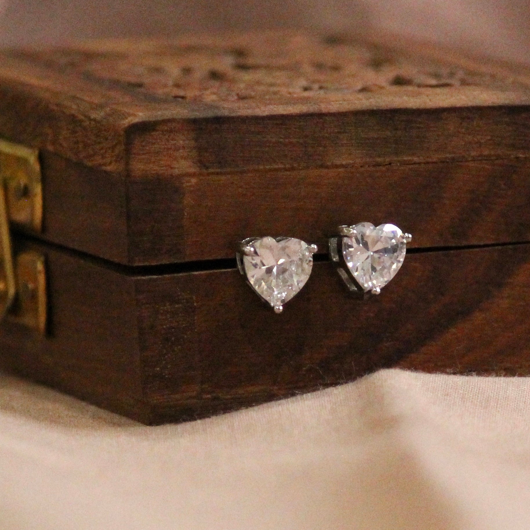 Heart XL size single stone 925 silver studs