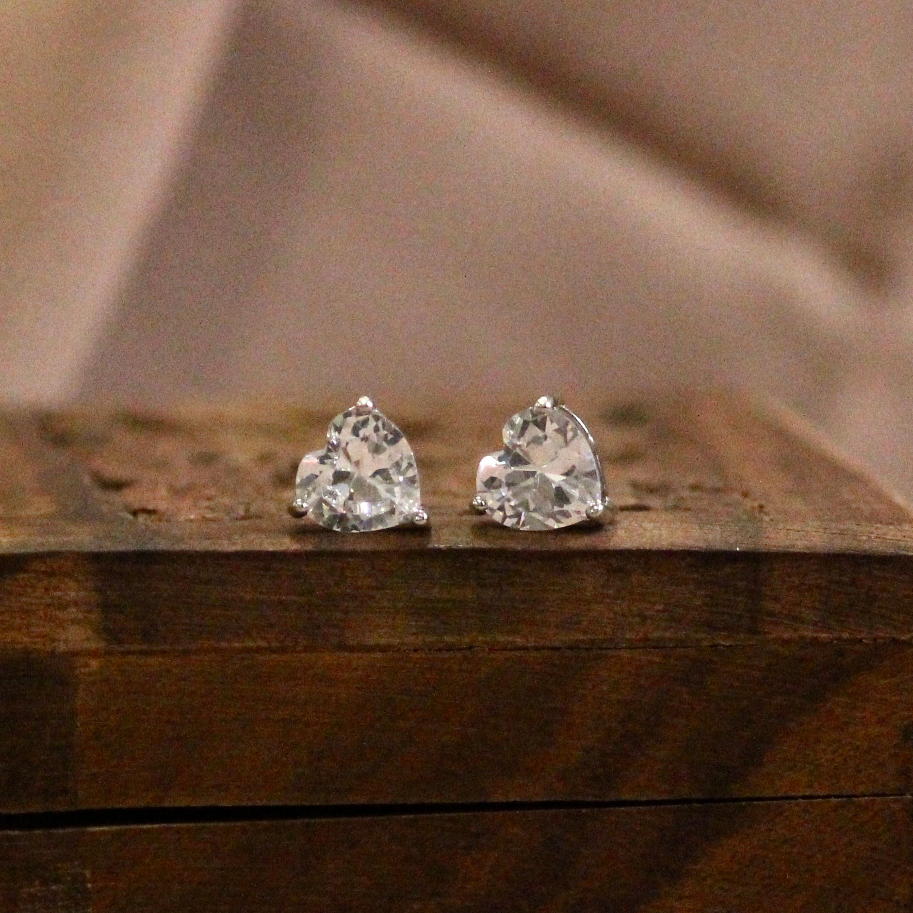 Heart XL size single stone 925 silver studs