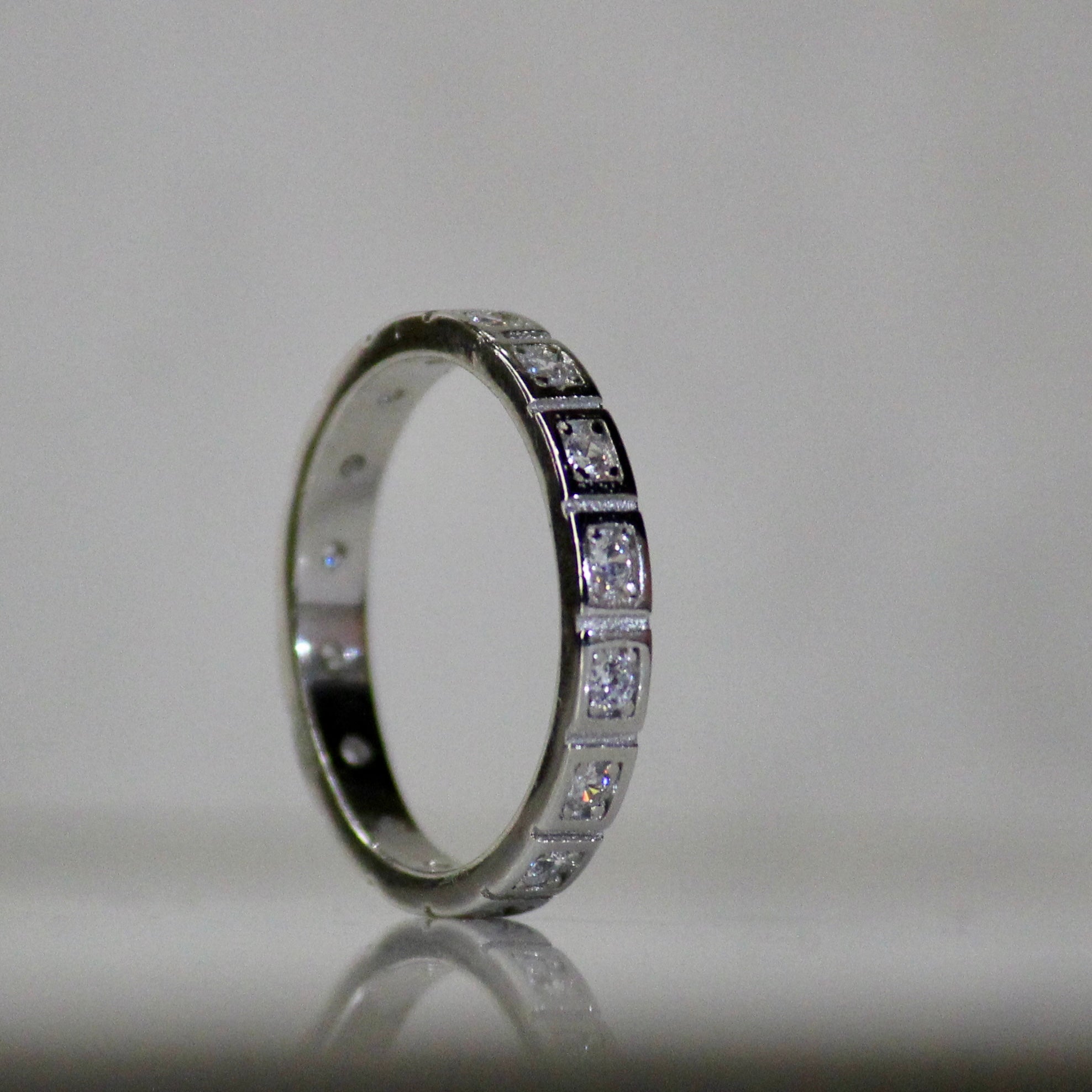 Chained stone bands 925 sterling silver ring