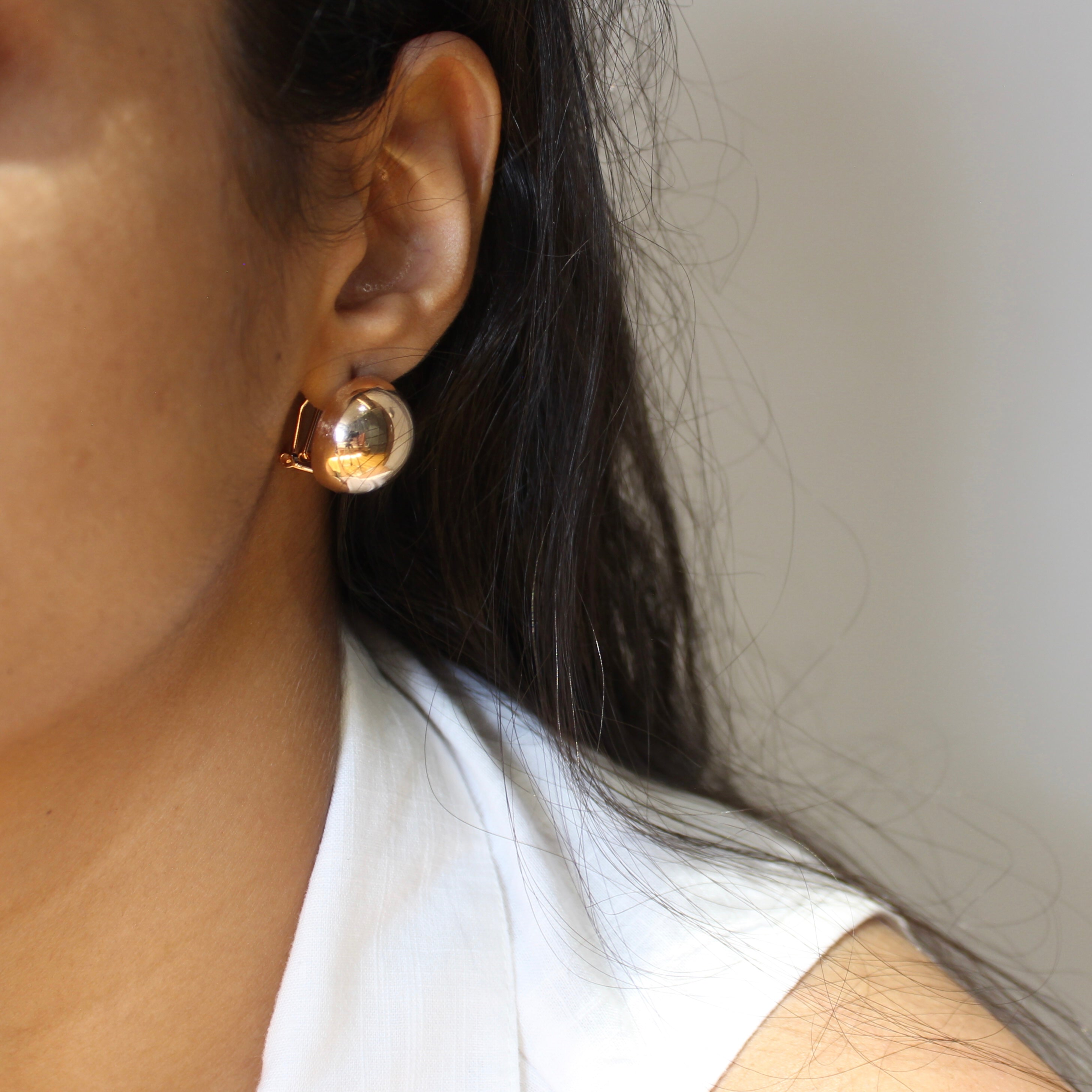 Silver big pearl classic studs in rose gold