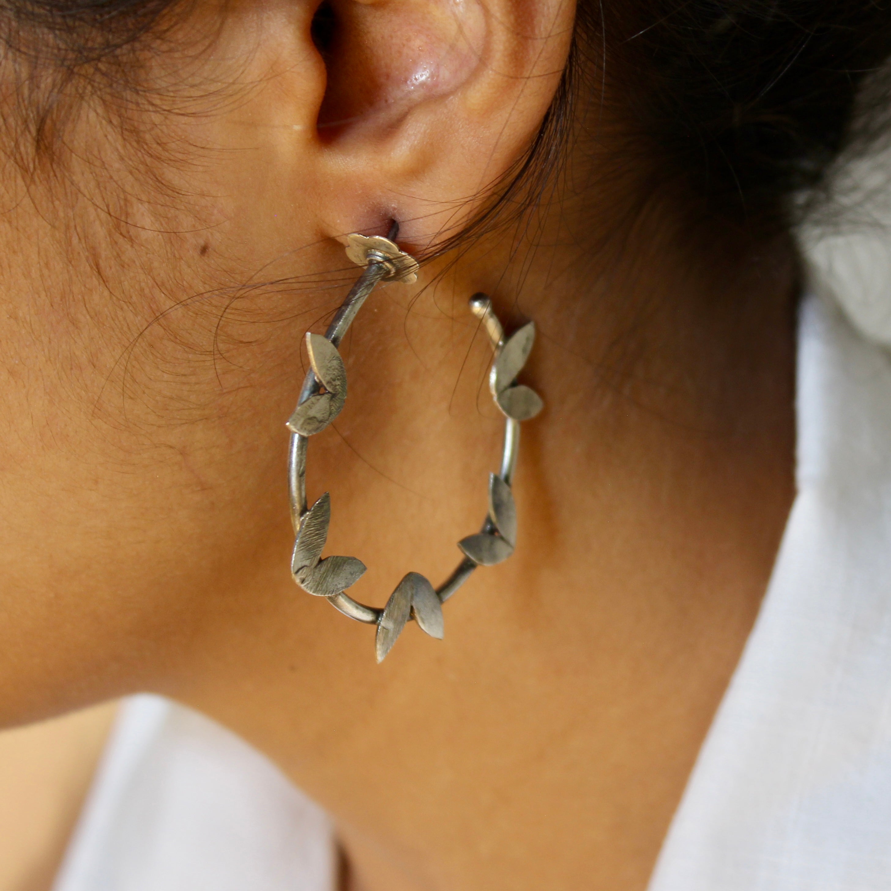 2 leaves 925 silver hoops earrings