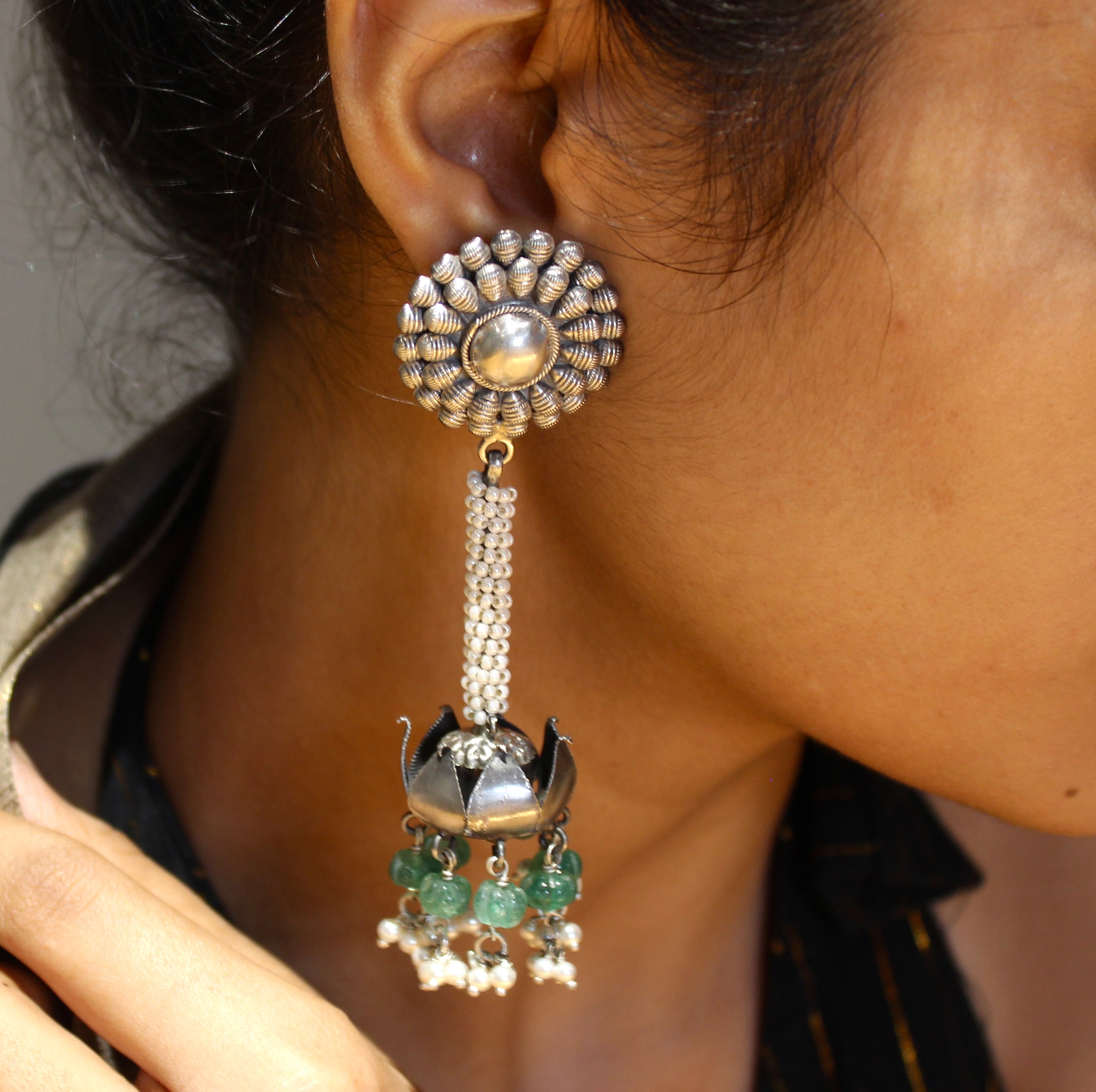 Lotus with emerald pearls XL antique 925 silver jhumkas