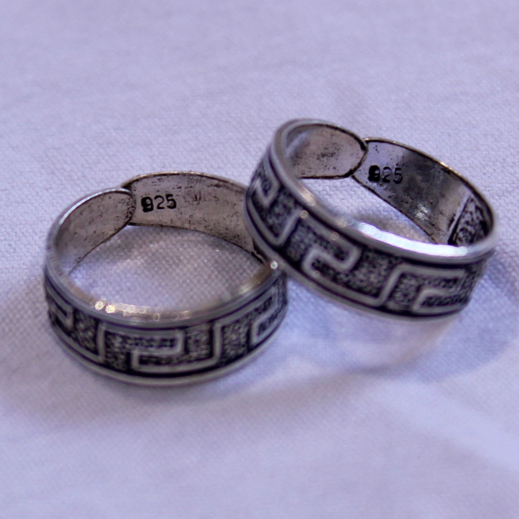 Historic lines 925 oxidised toe rings