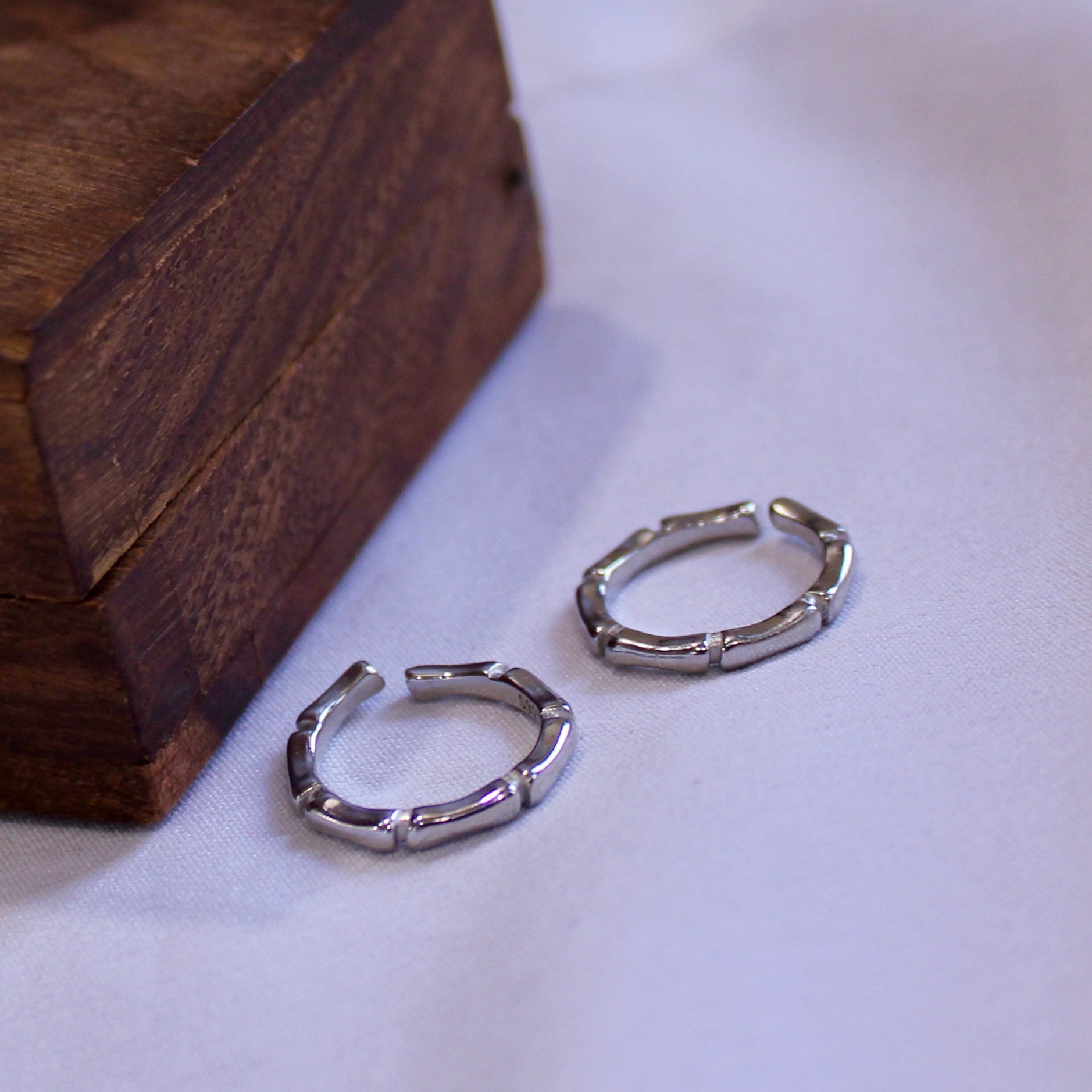 Classic lined pure silver toe rings