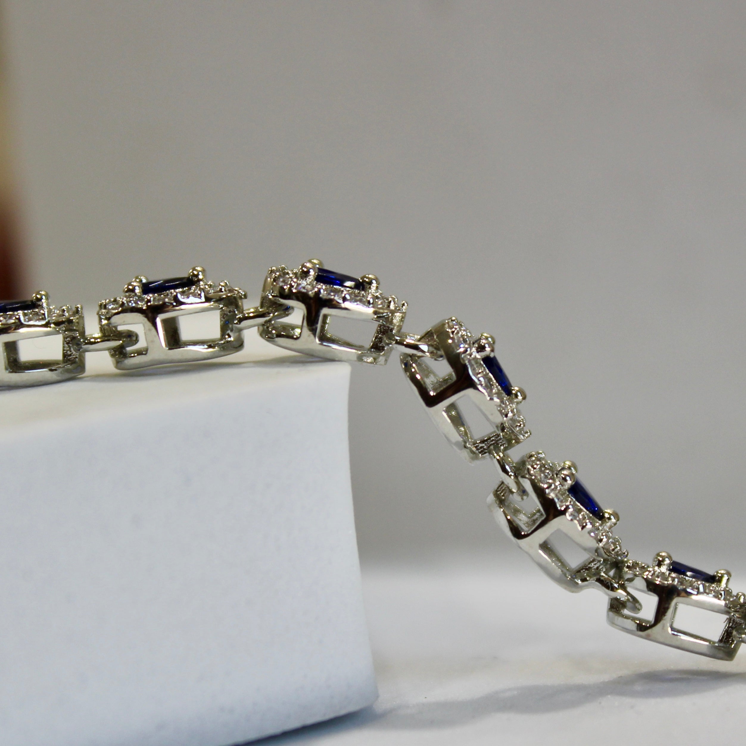 Sapphire Stones Leaf Minimal 925 Silver Bracelet