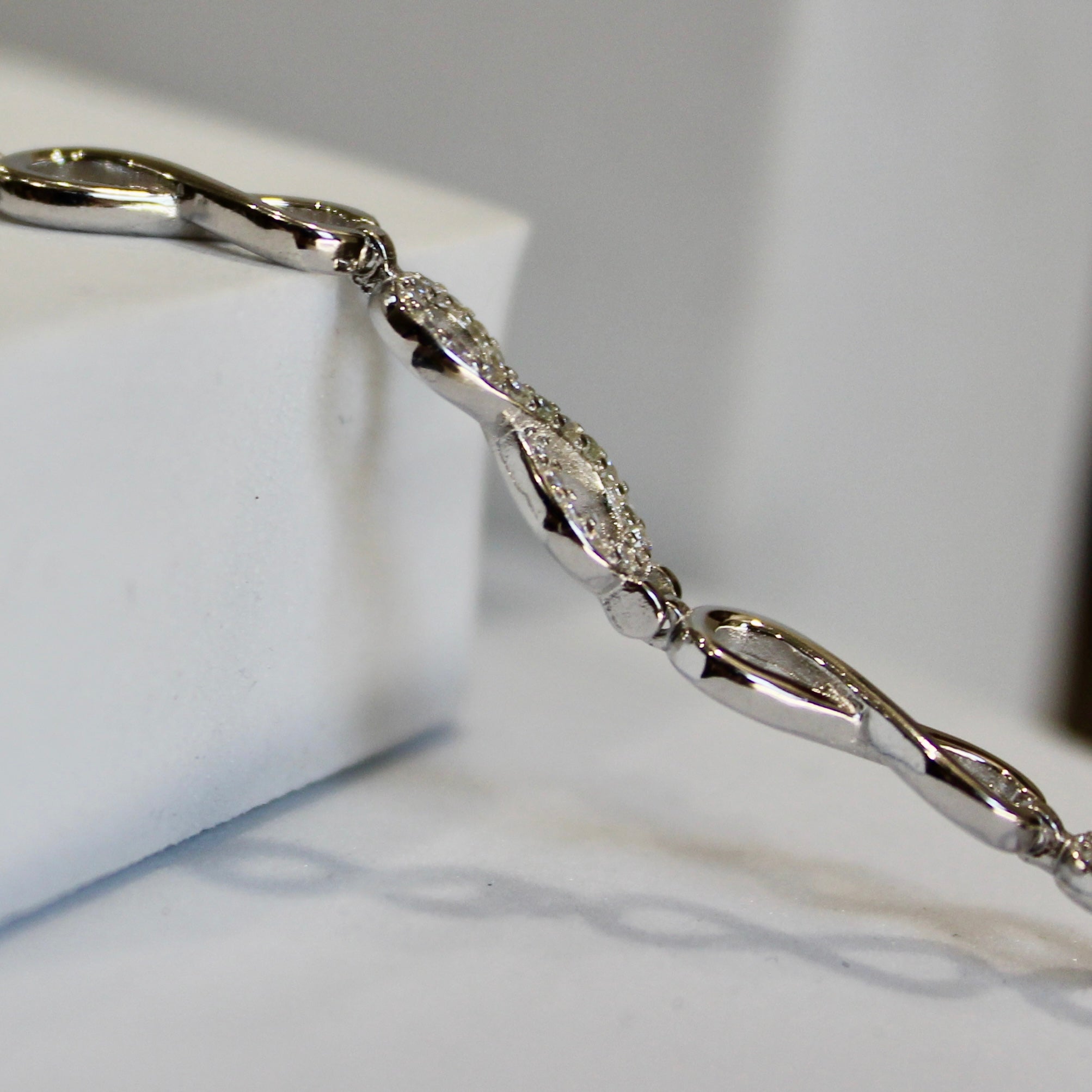 Infinity Chained Silver Bracelet in 925 silver