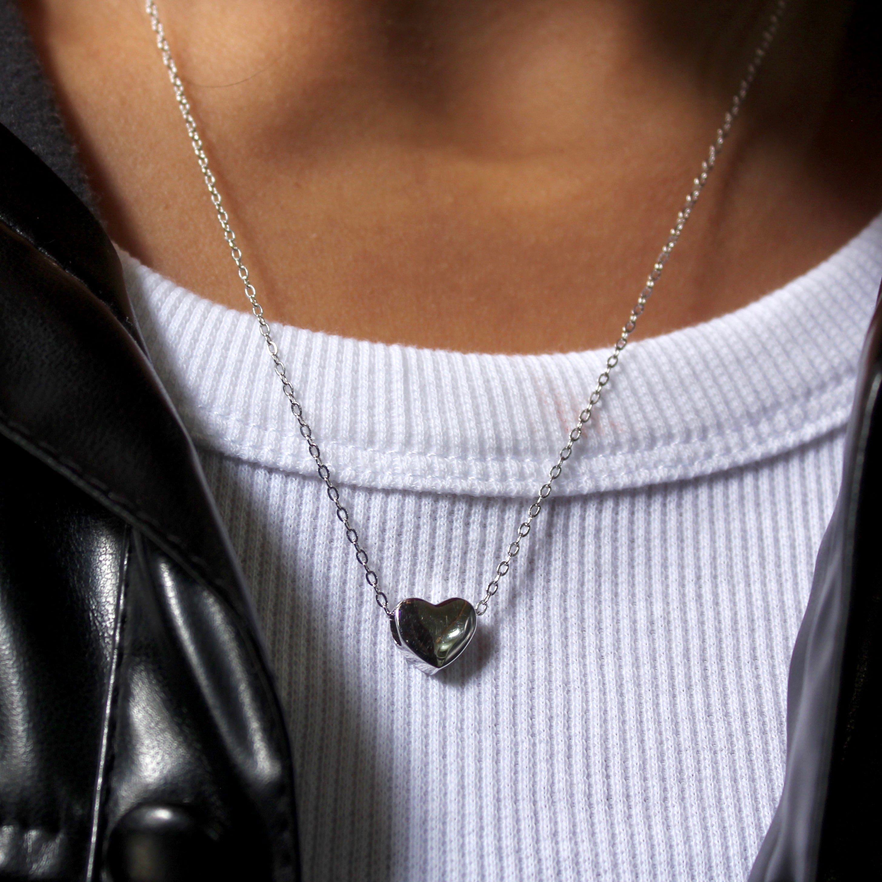 Classic Silver Heart Pendant With Linked Chain in 925 Silver