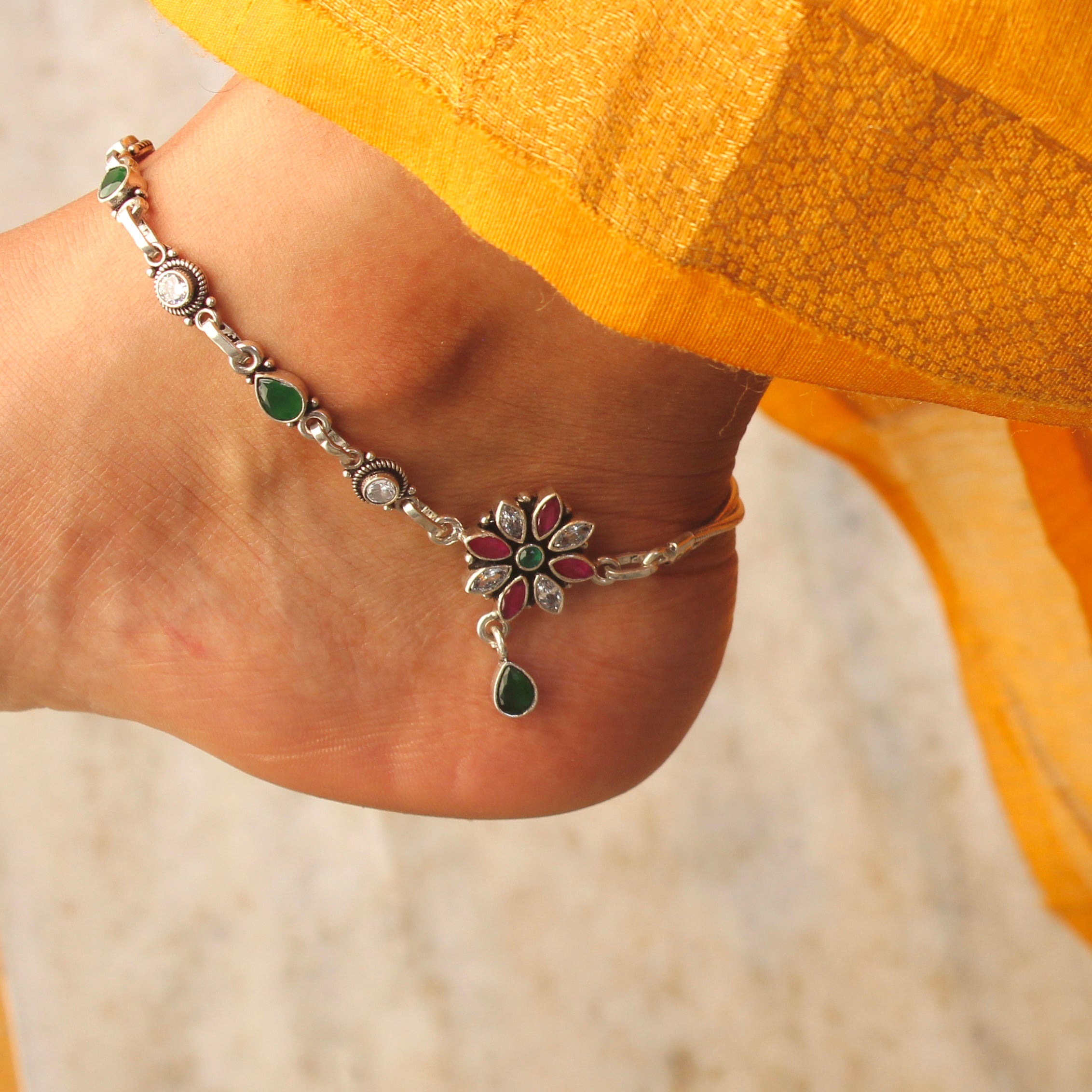 Zircon Flower with Emerald Stones 925 Silver Anklet