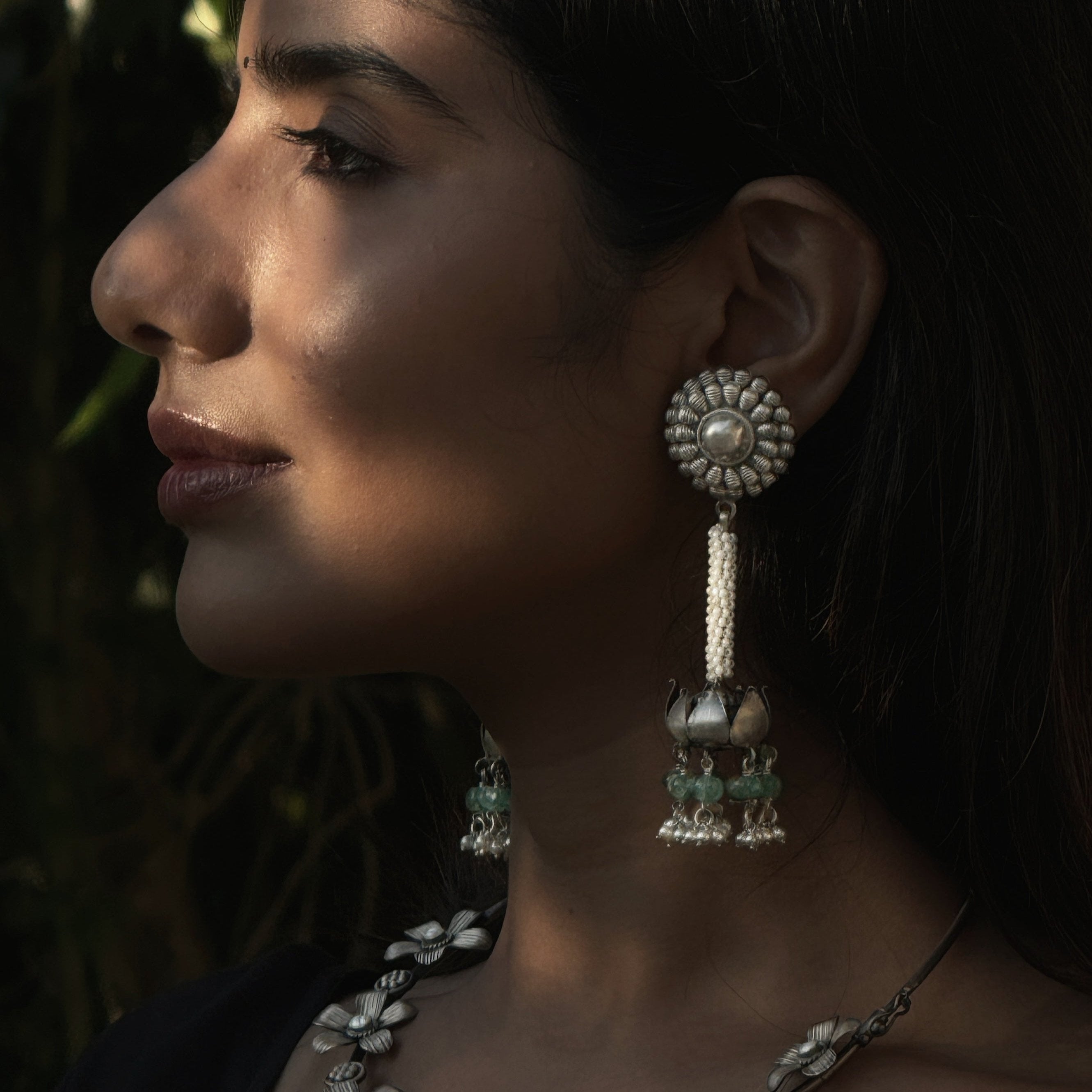 Lotus with emerald pearls XL antique 925 silver jhumkas