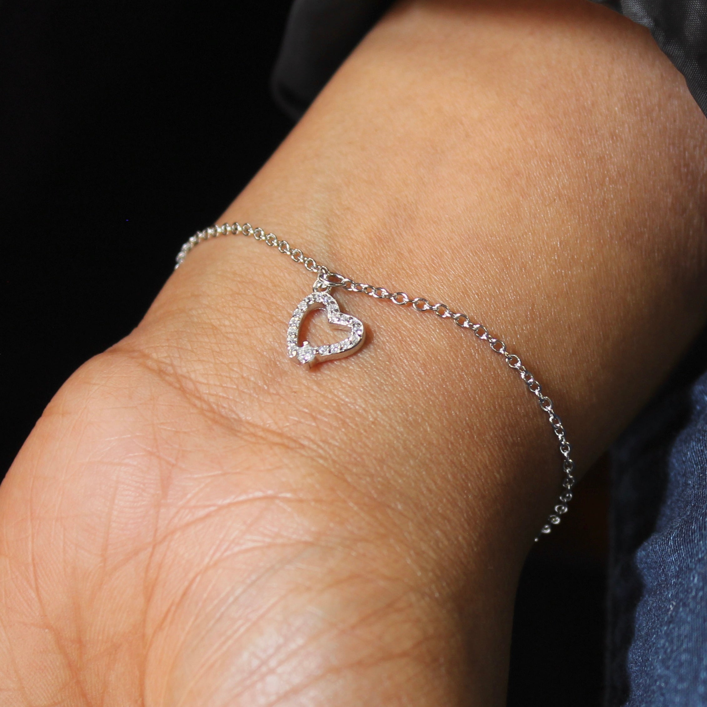 Heart Charm Minimal Silver Bracelet in 925 silver