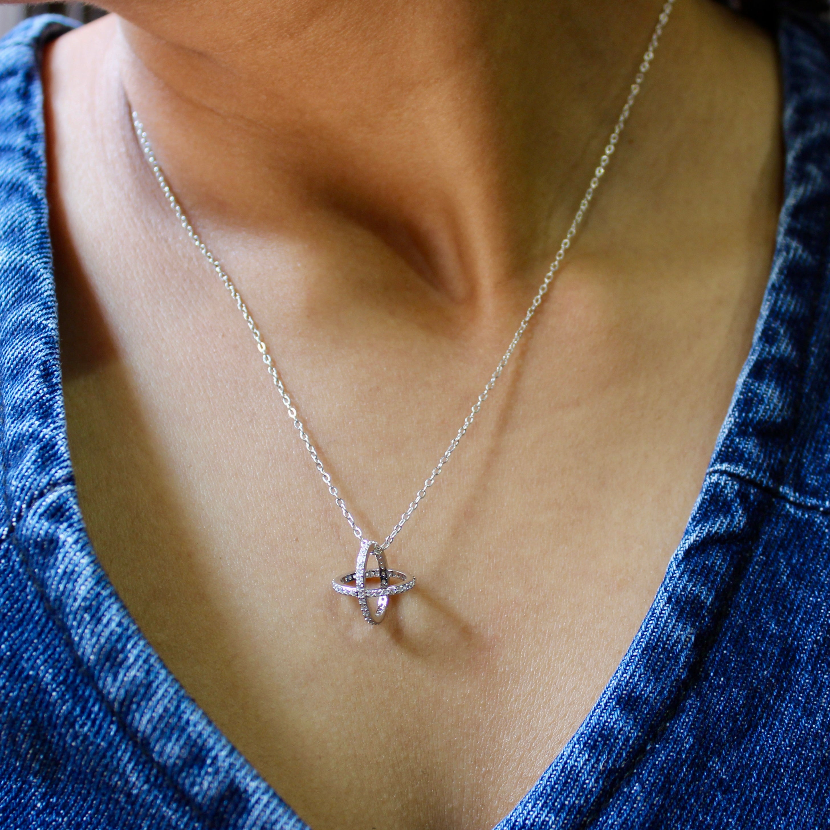 Oval Crossed Pendant with silver linked Chain in 925 Silver