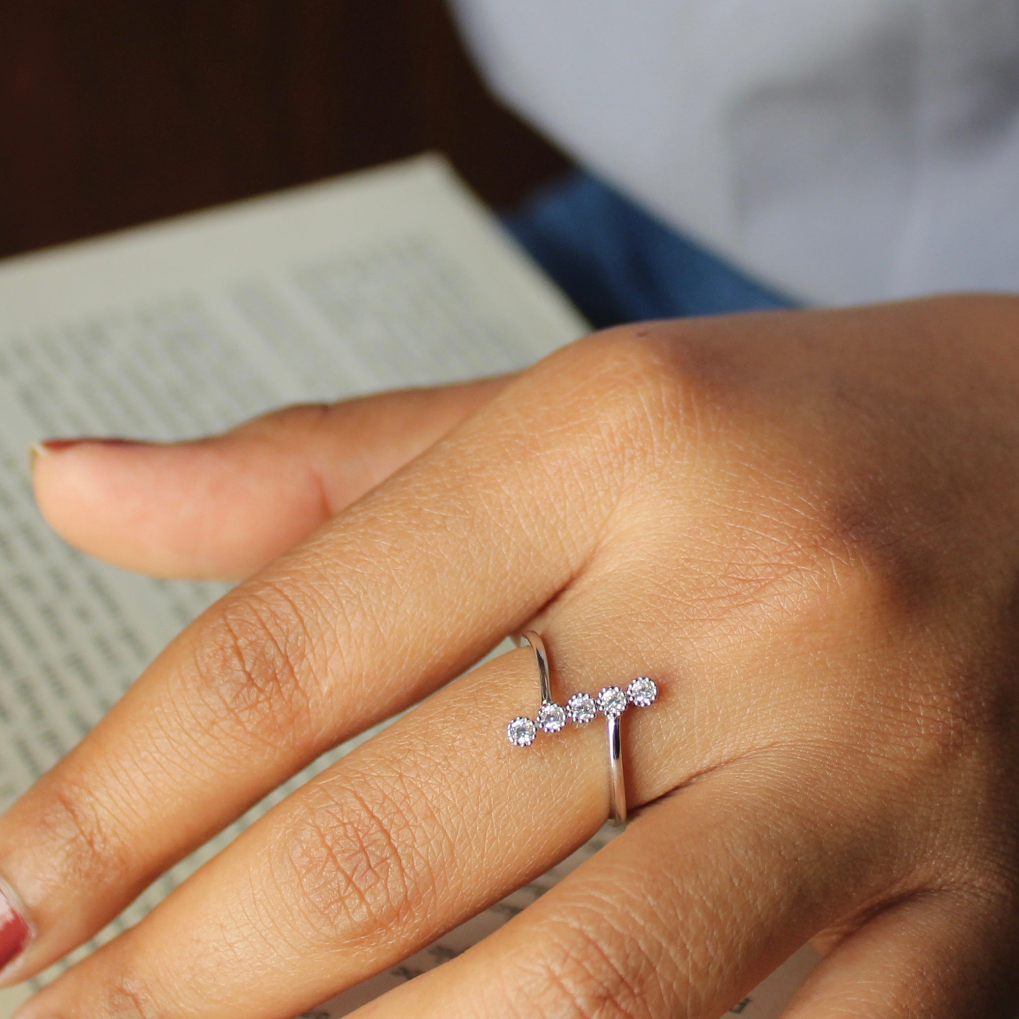 5 Stones Lined Pure Silver Minimal Ring