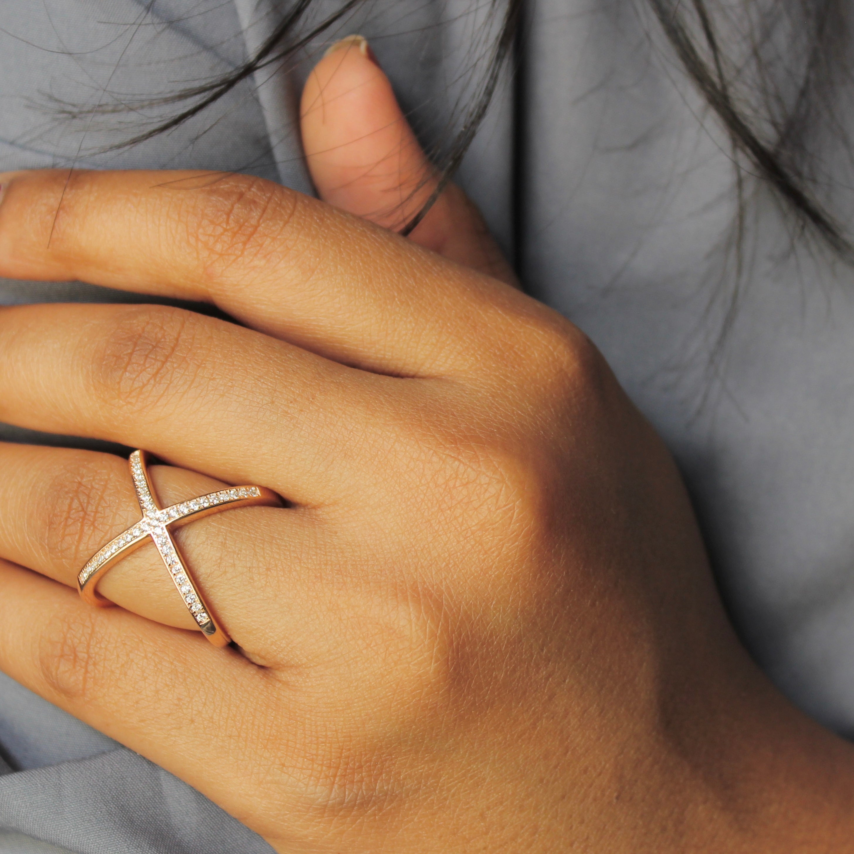 Zircon Stones Crossed Pure Silver Minimal Ring in Rose Gold polish