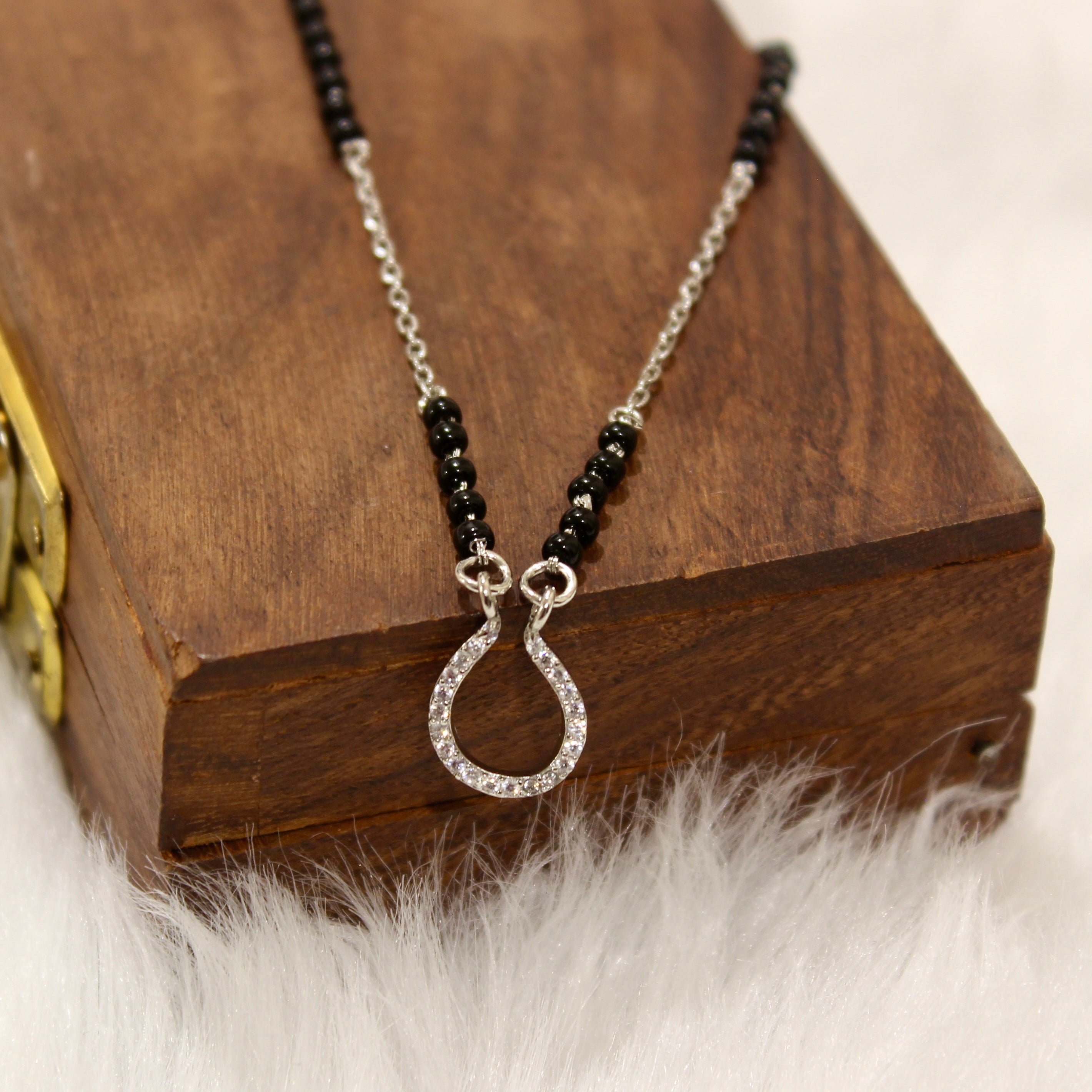 U-halo Zircon Stones Mangalsutra in 925 Silver