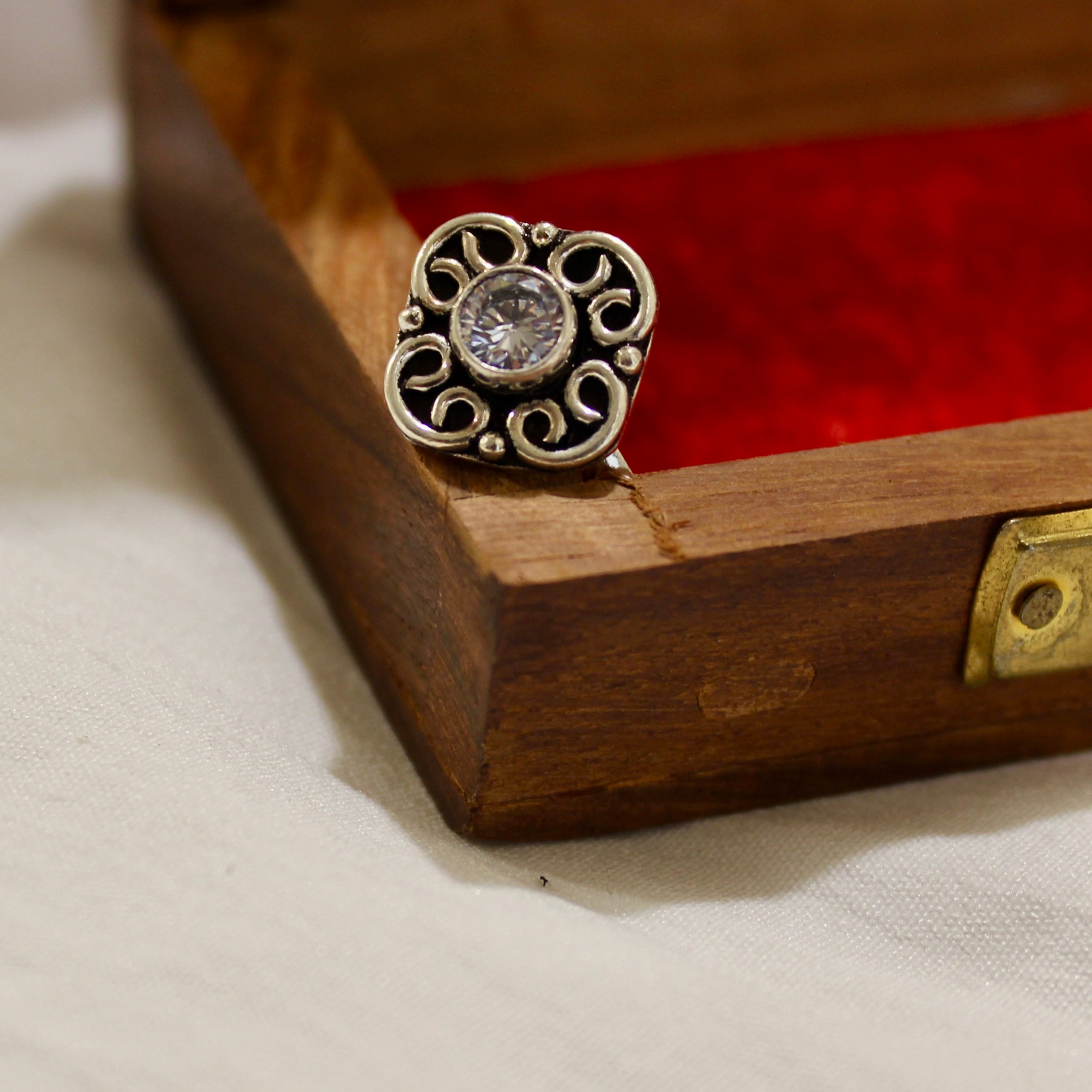 Solitaire Stone Flower Toe Rings in 925 Silver