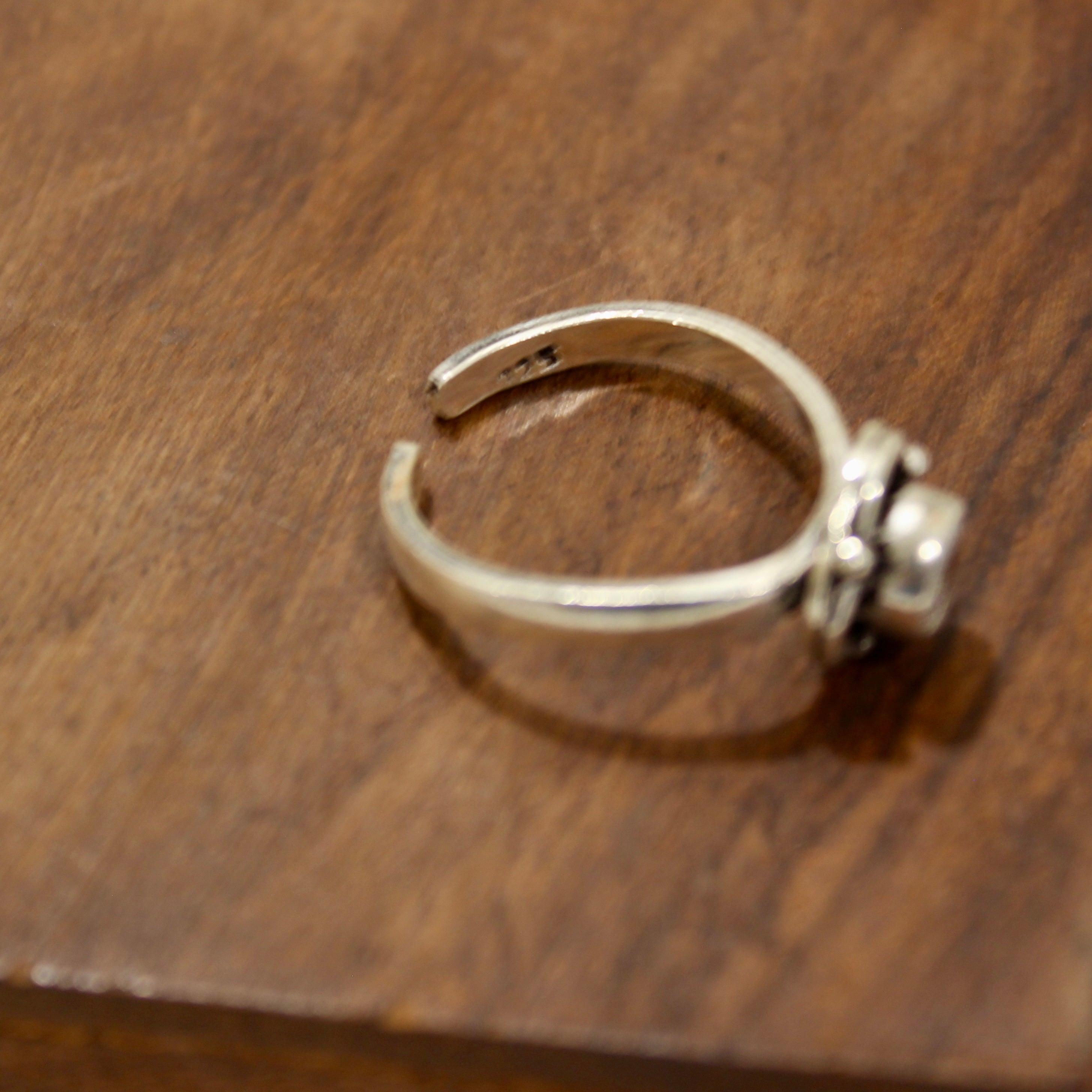 Solitaire Stone Wrapped Toe Rings in 925 Silver