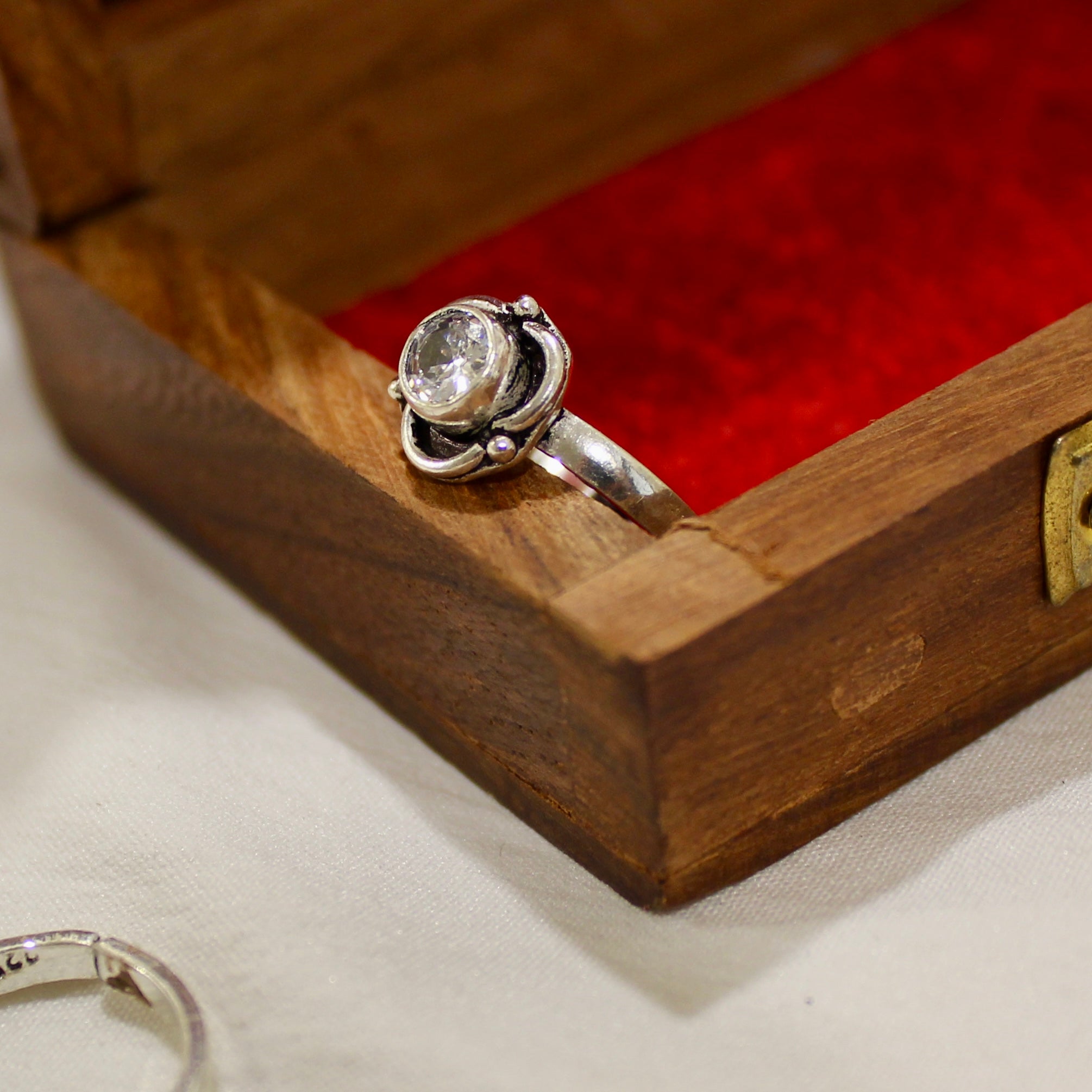 Solitaire Stone Wrapped Toe Rings in 925 Silver