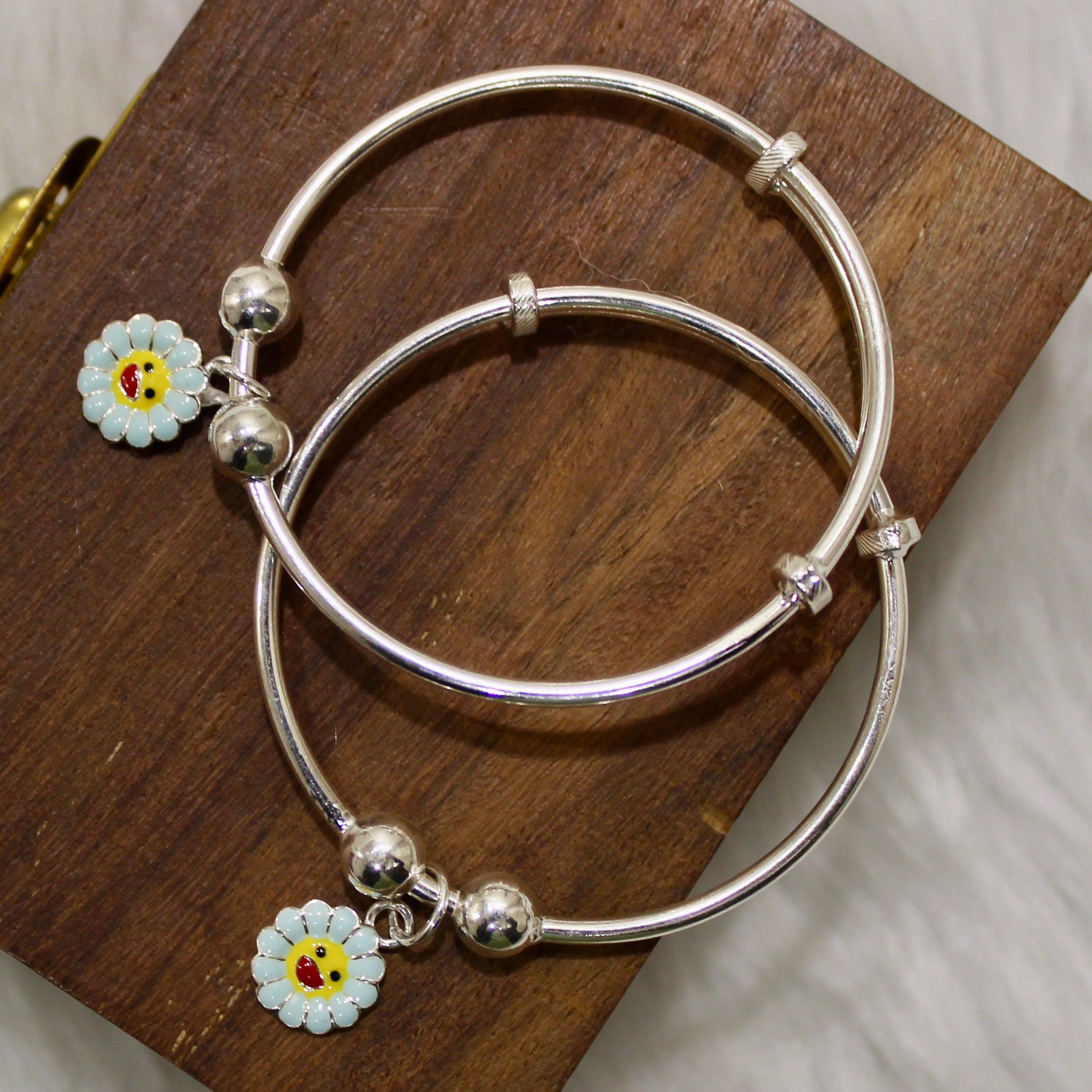 Daisy Flower Pure Silver Kadha- Pair
