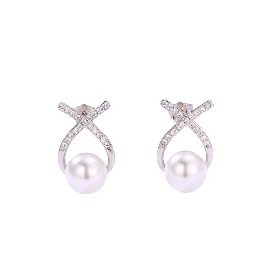 Pearl on Top Fish Shaped Zircon Earrings in 925 Silver