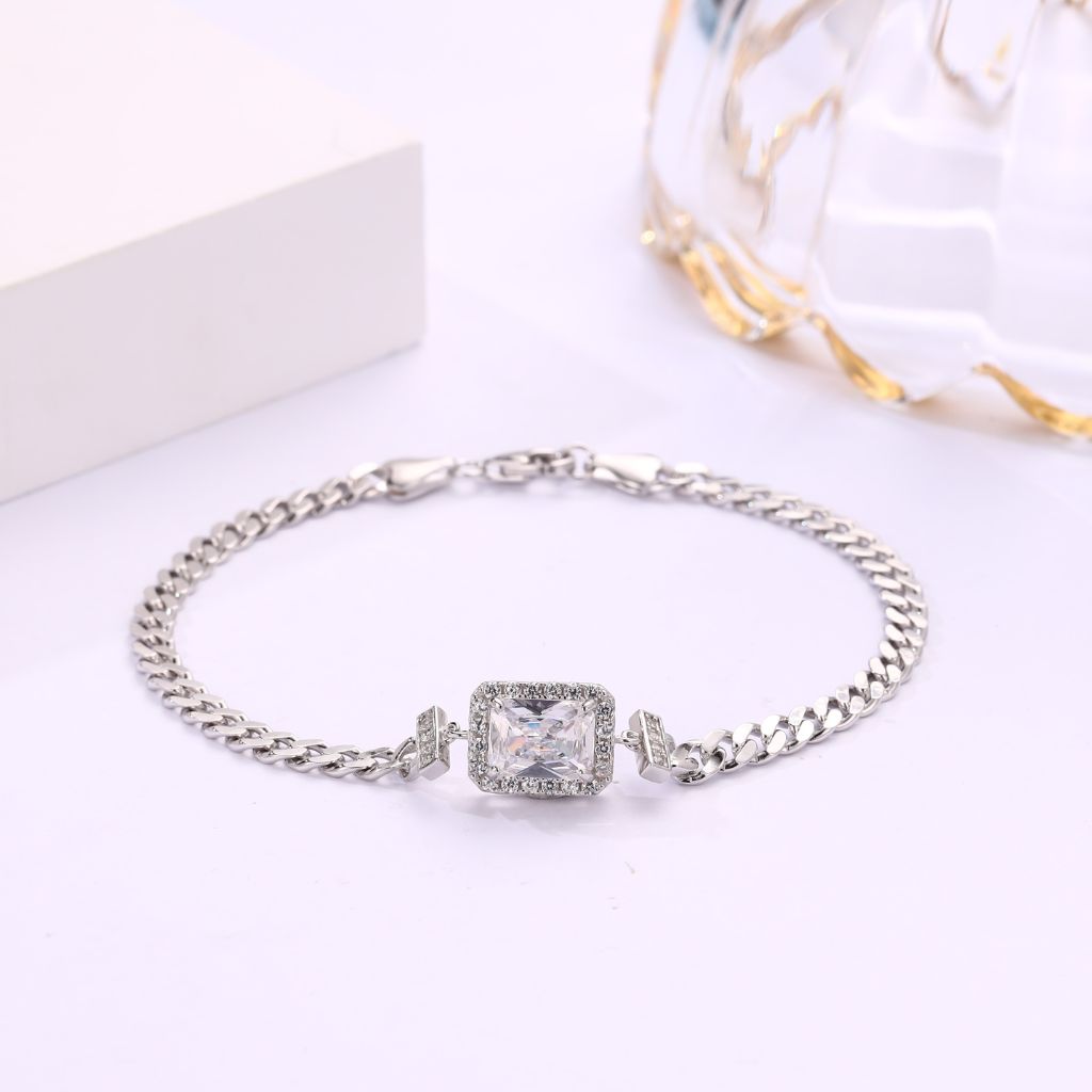Cube Zircon at Center Lined Chain Bracelet in 925 Silver